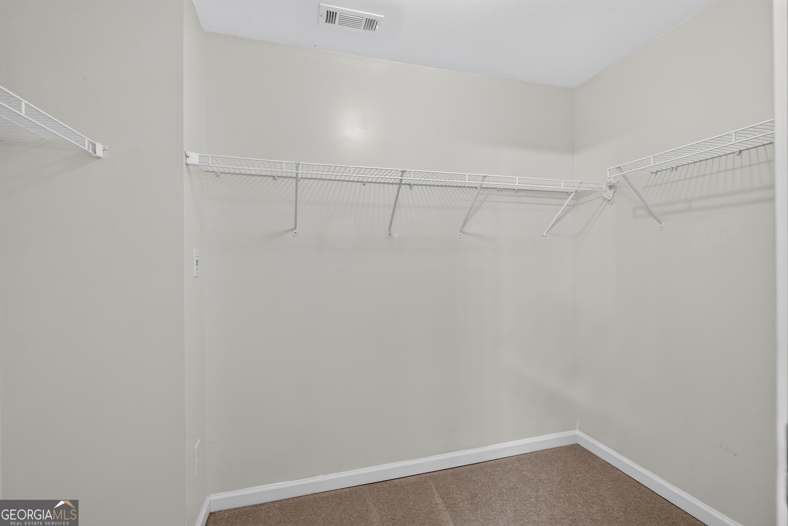 6385 Shadow Square Property Photo 28
