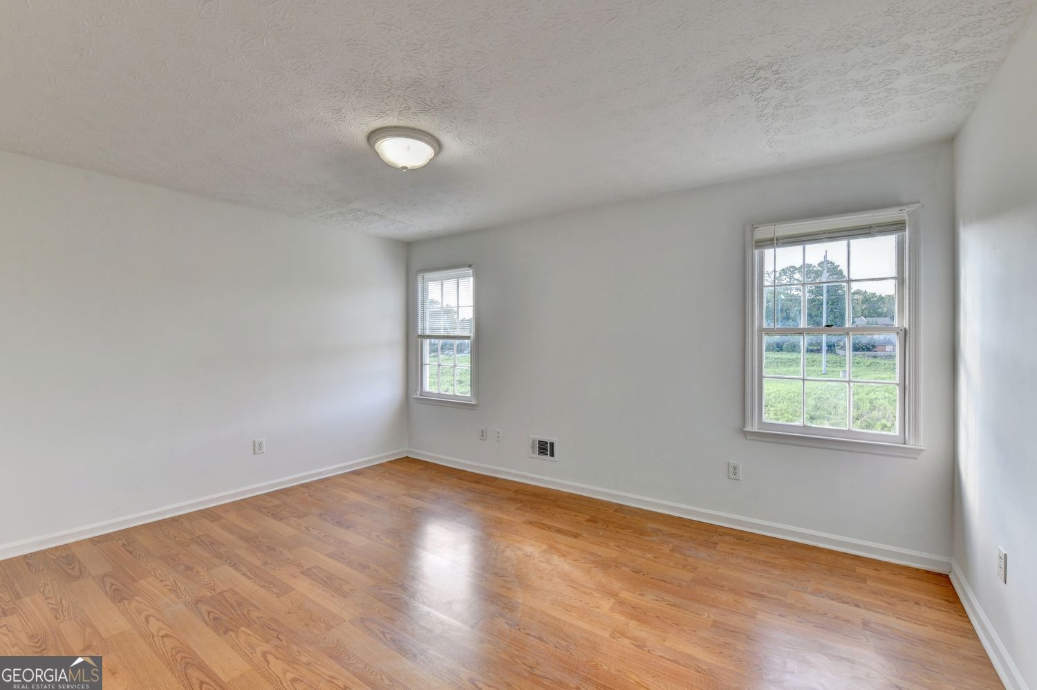 5607 Executive Way Property Photo 28