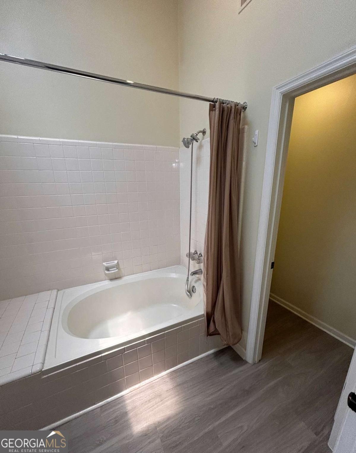 1089 Ashbury Drive Property Photo 10
