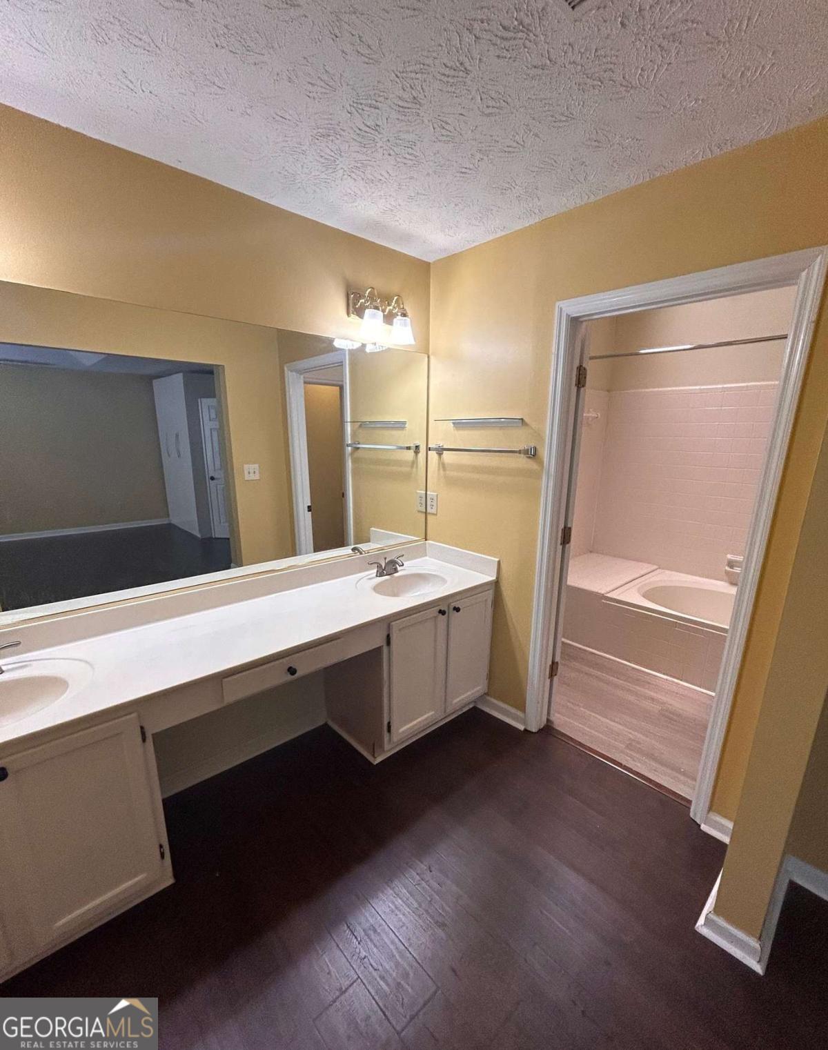 1089 Ashbury Drive Property Photo 11