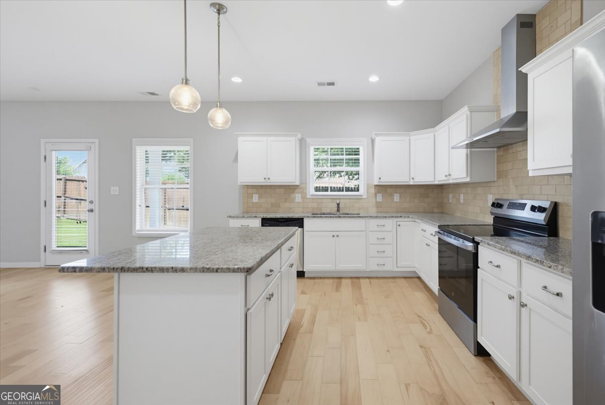 15 Hughston Walk Property Photo 15