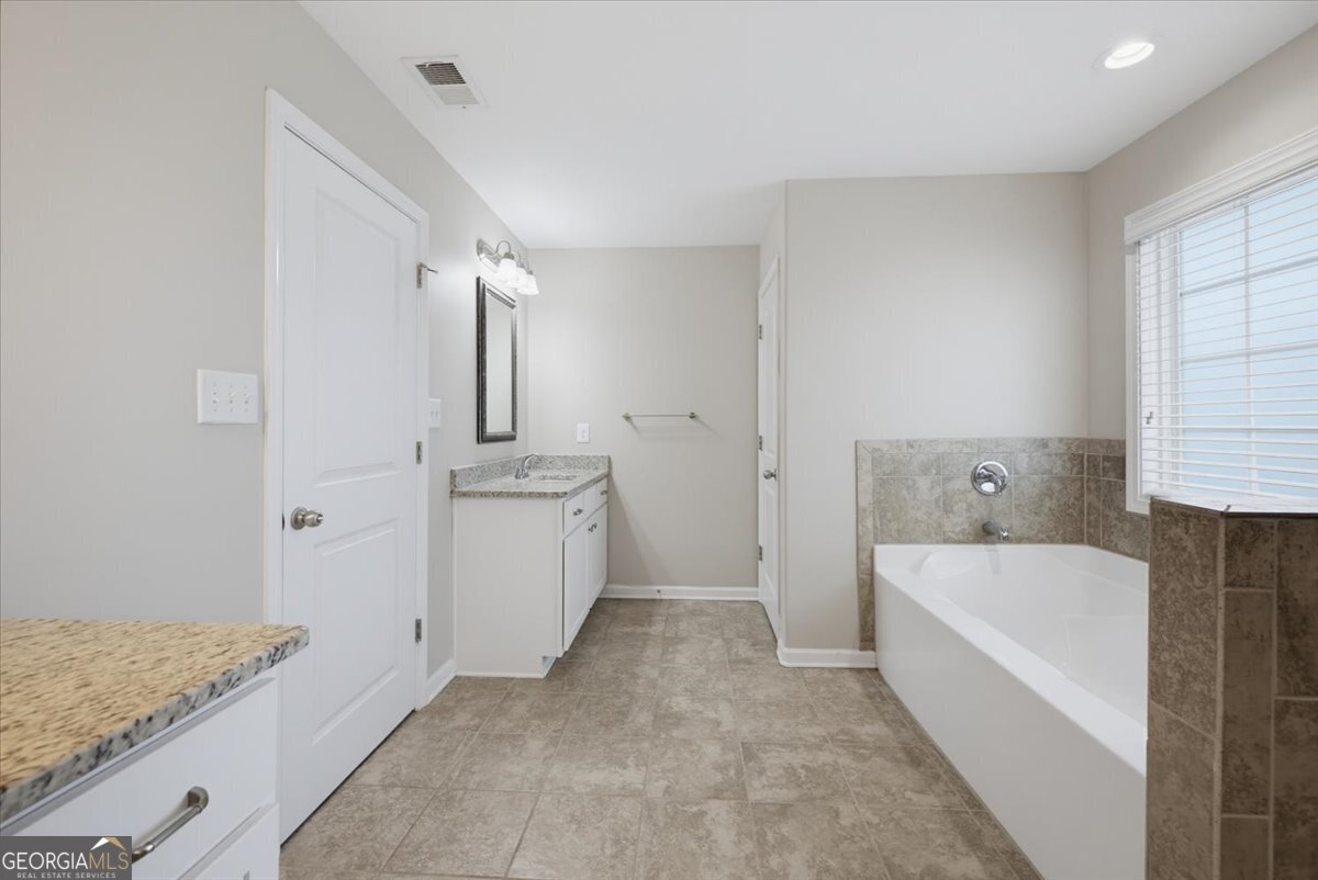 15 Hughston Walk Property Photo 28