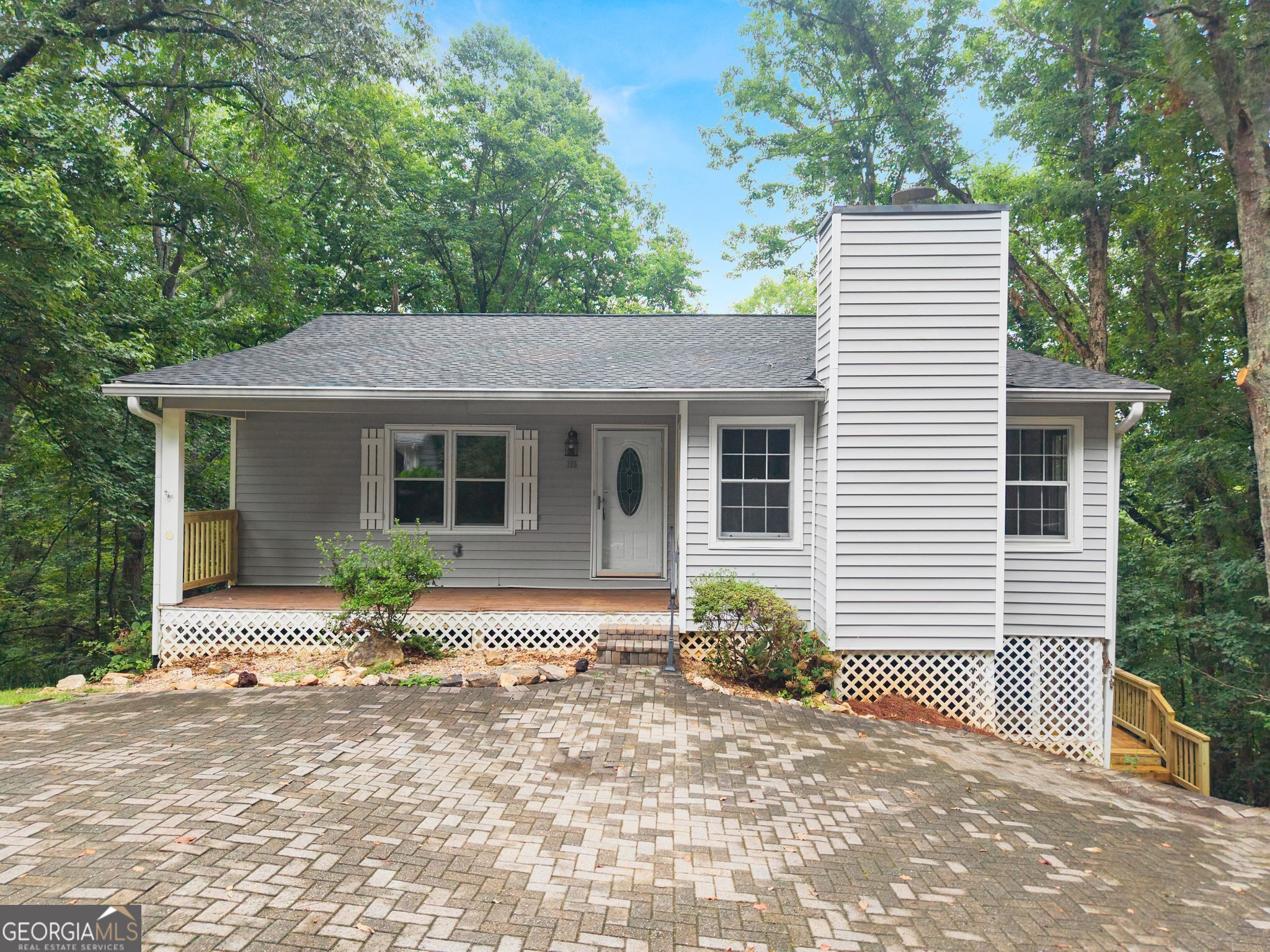 195 Golden Avenue Property Photo 1