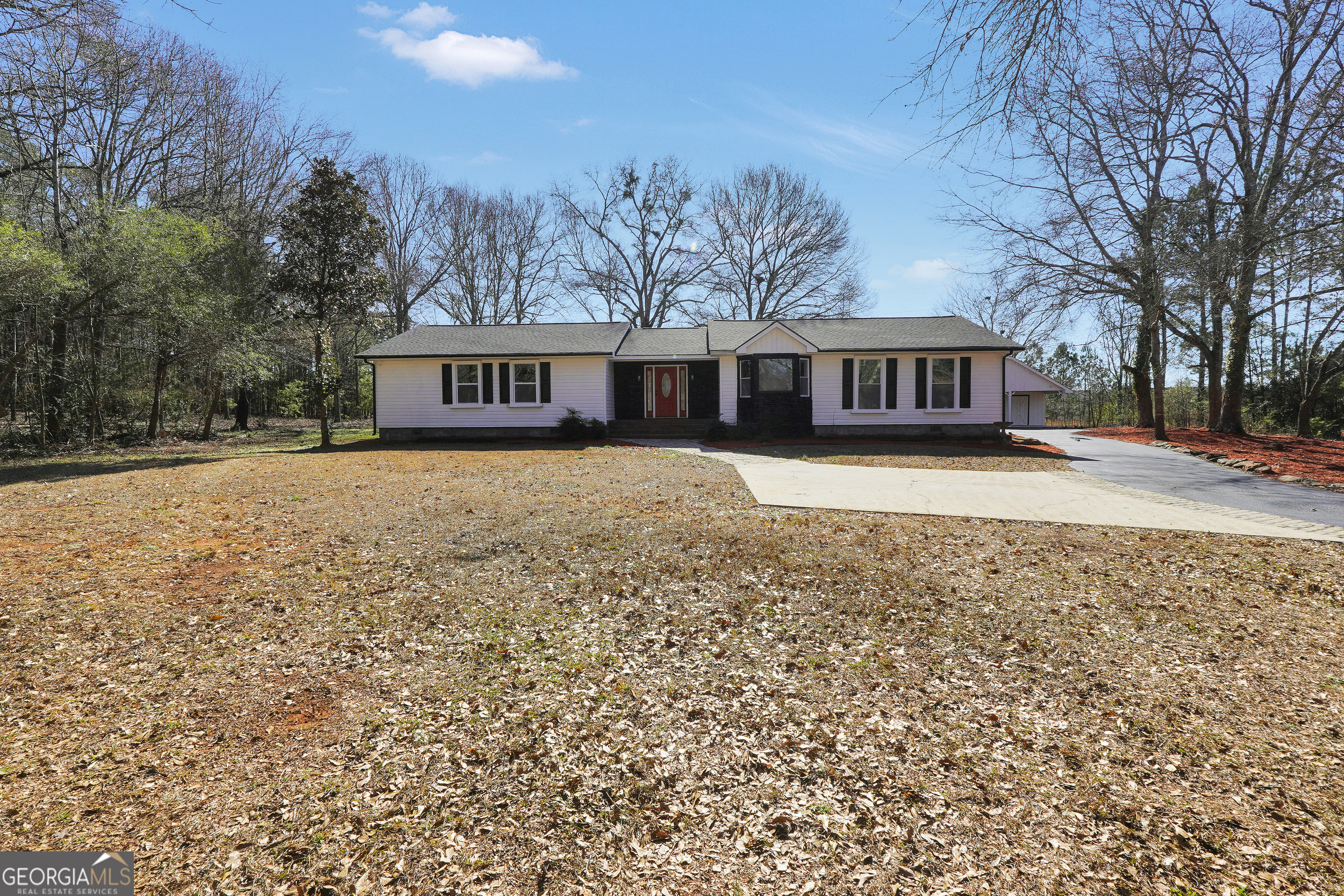 140 Heritage Circle Property Photo 2
