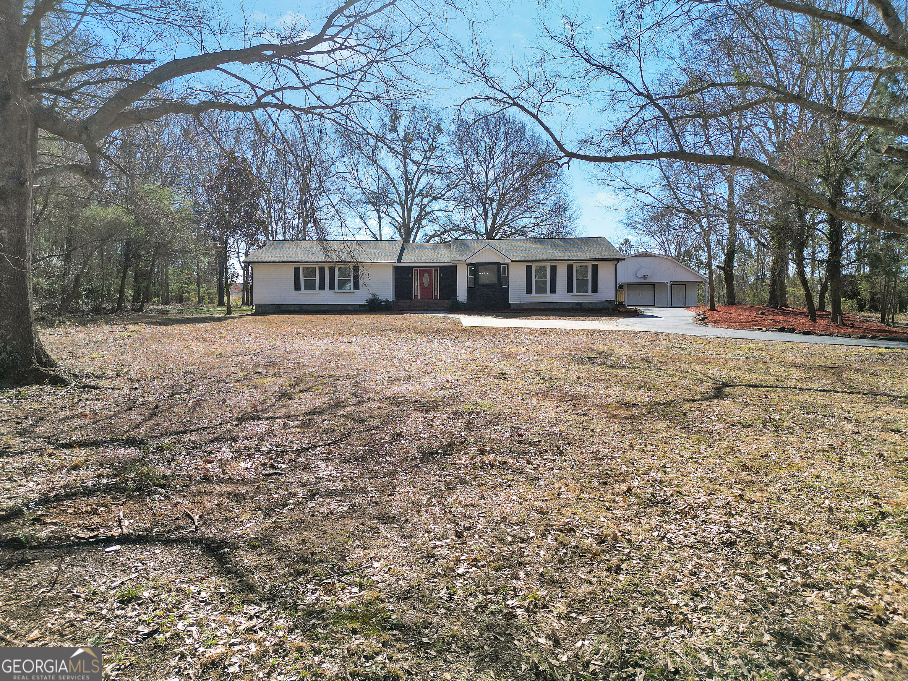 140 Heritage Circle Property Photo 5