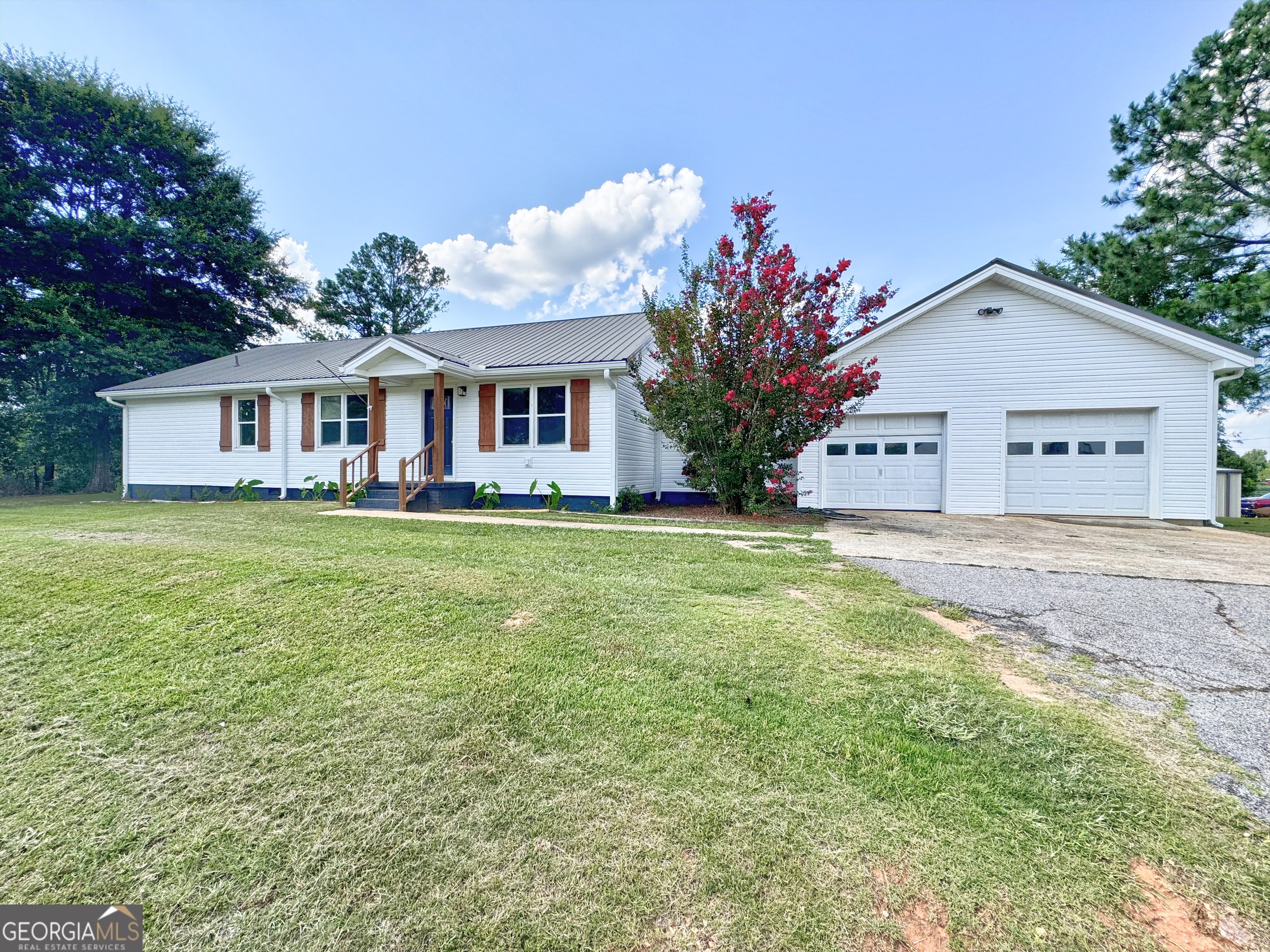 5 Lake Drive Property Photo 1