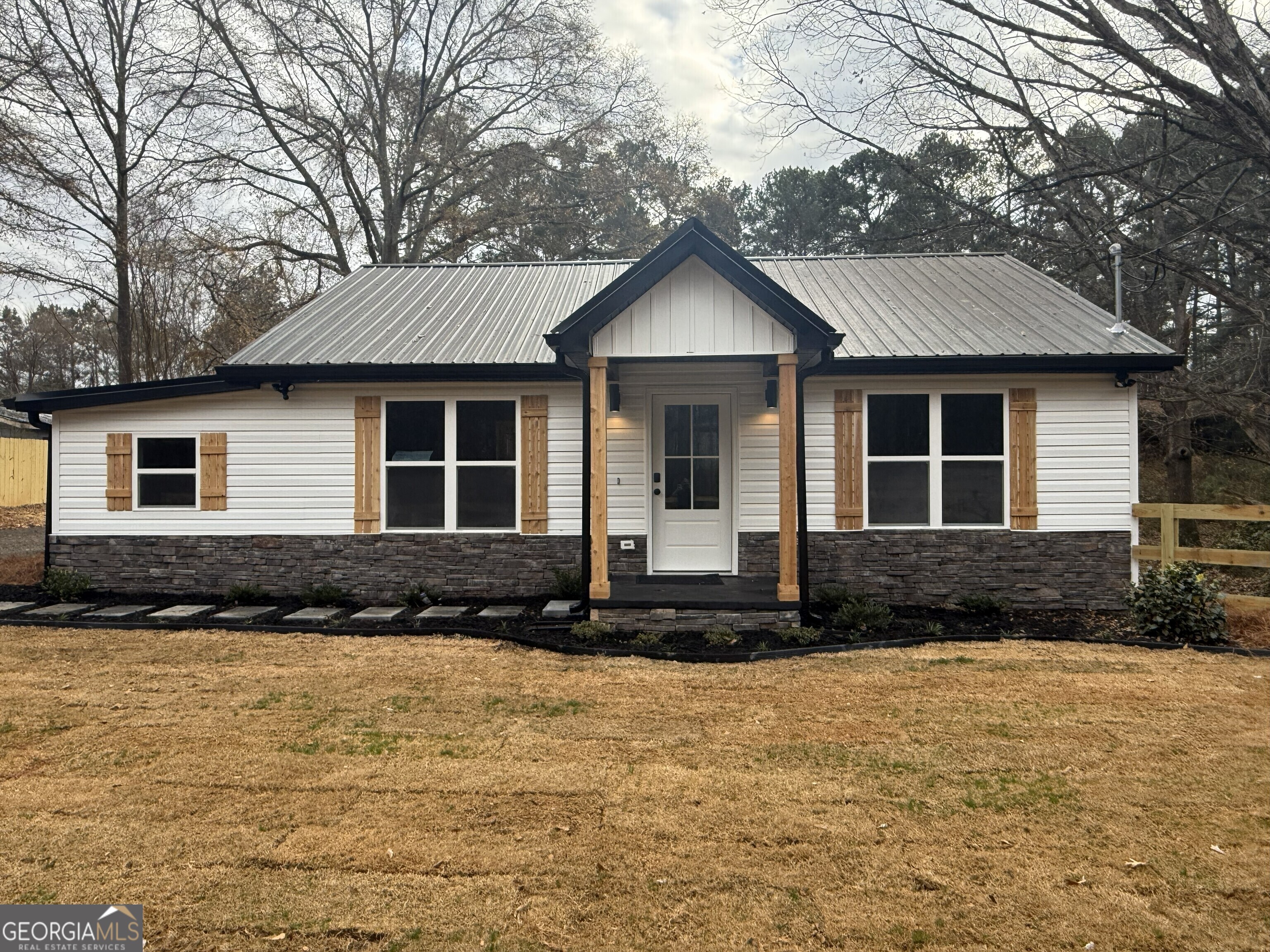 7167 Brown Bridge Road Property Photo 1