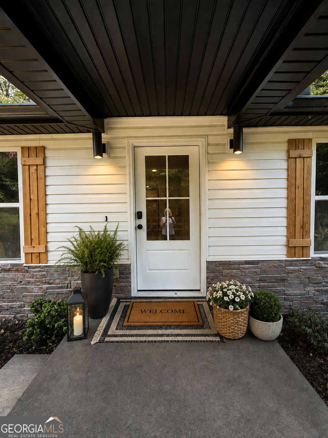 7167 Brown Bridge Road Property Photo 2