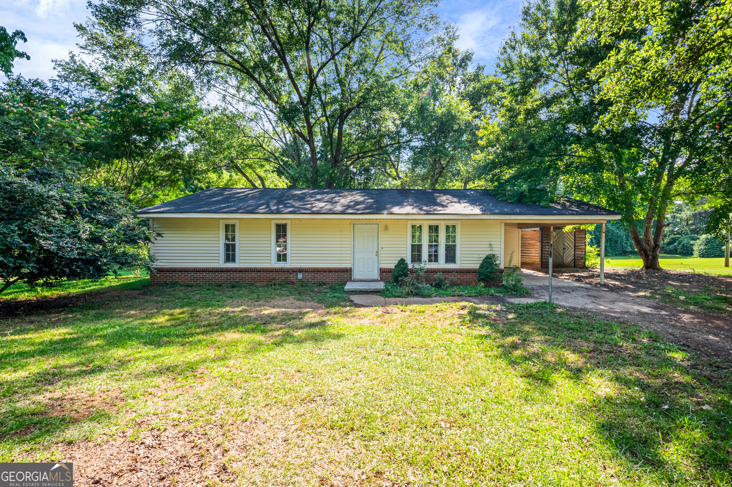 156 Crestwood Drive Property Photo 2