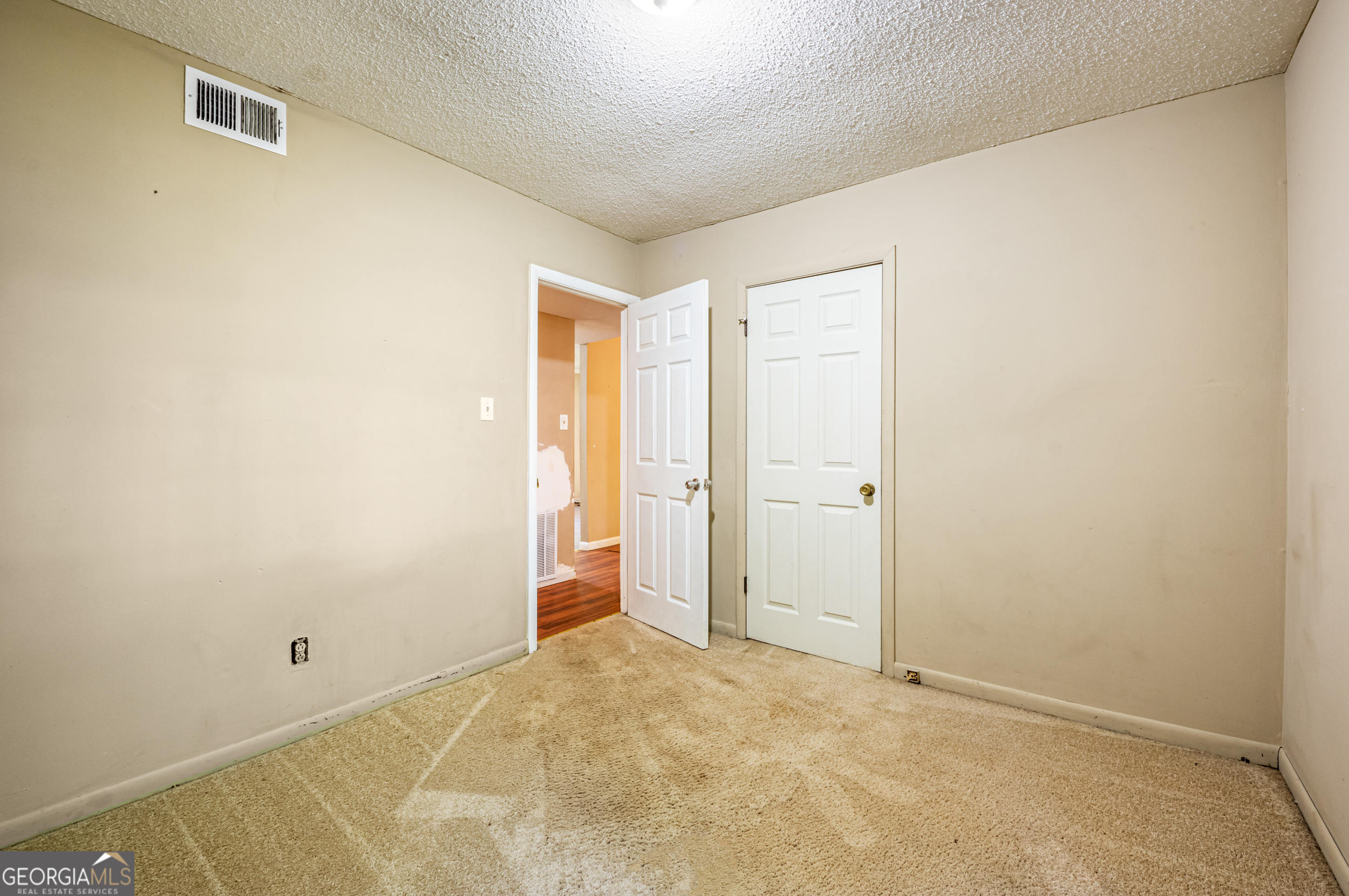 156 Crestwood Drive Property Photo 8
