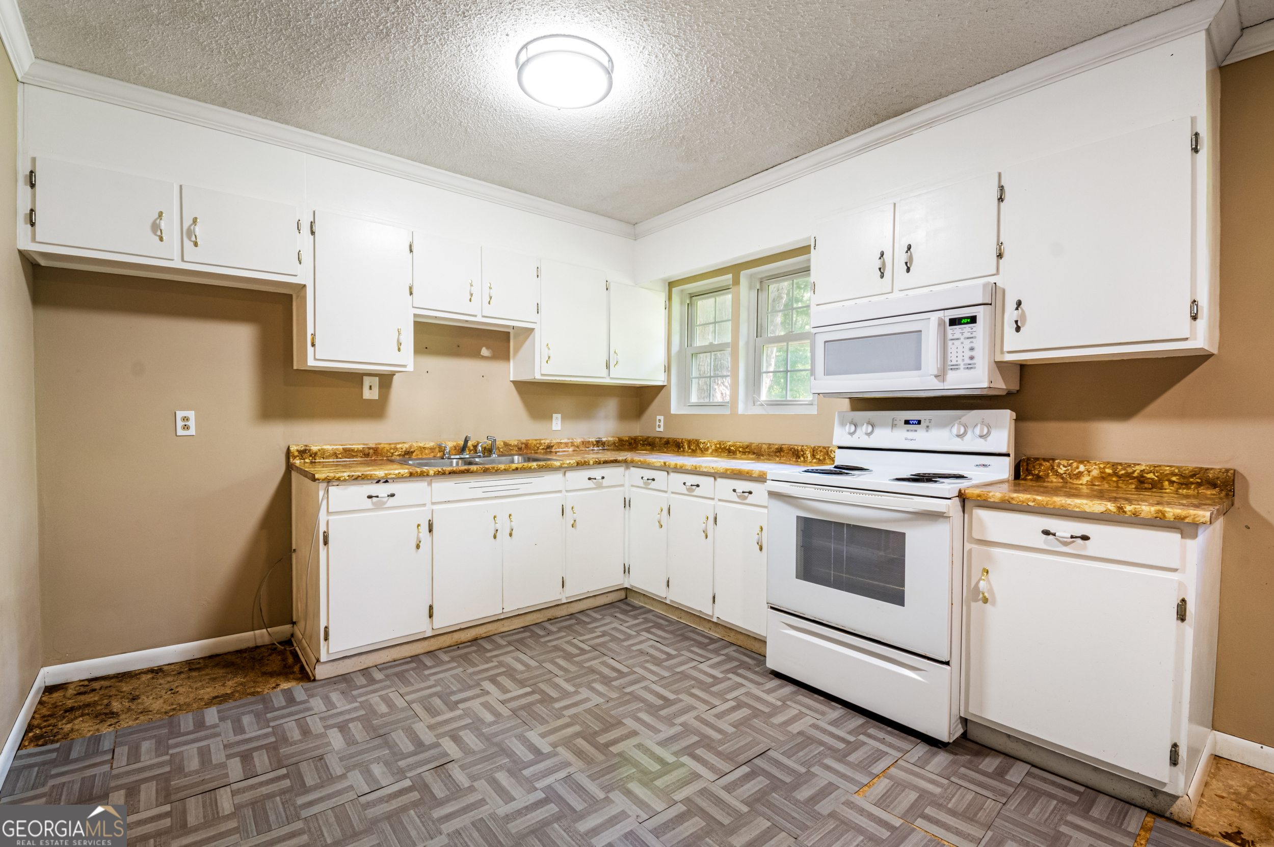 156 Crestwood Drive Property Photo 18