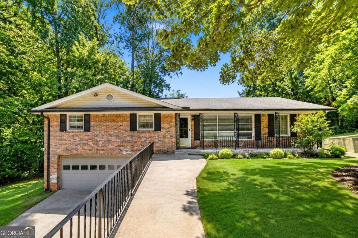 3900 Greystone Court W Property Photo 1
