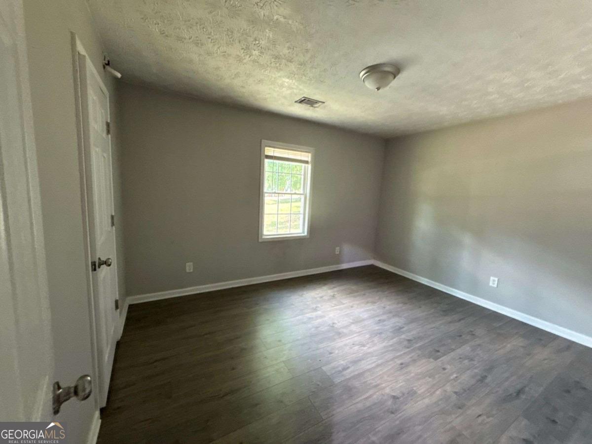 160 Ashmore Drive Property Photo 3