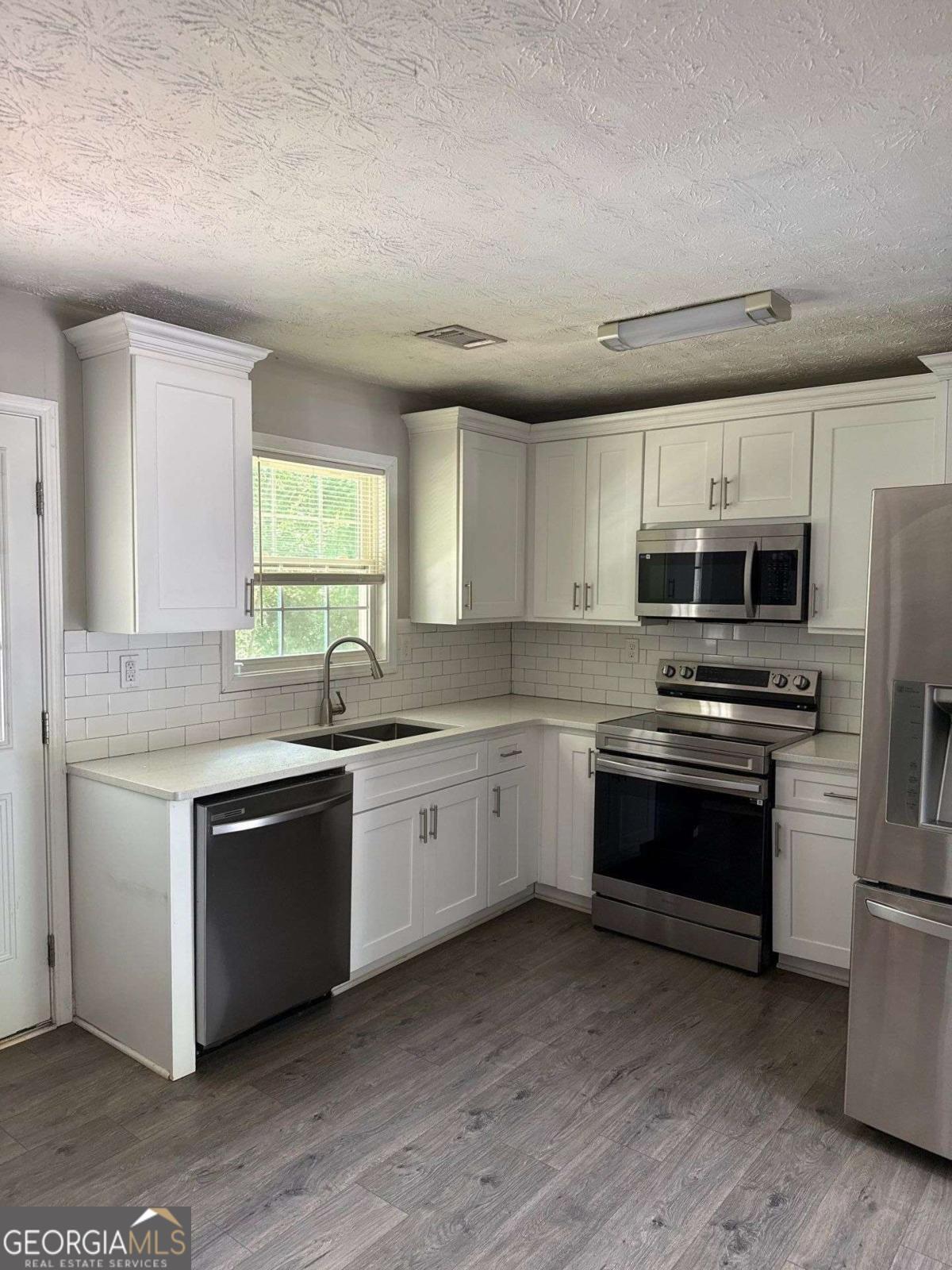 160 Ashmore Drive Property Photo 4