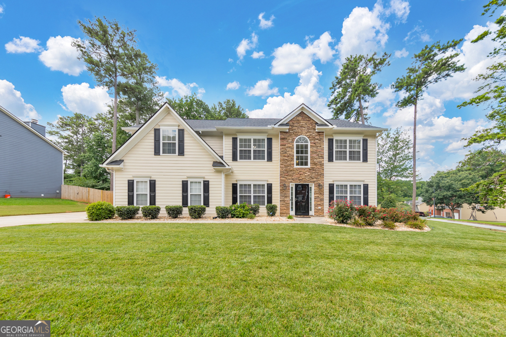 221 Courtland Oaks Drive SW