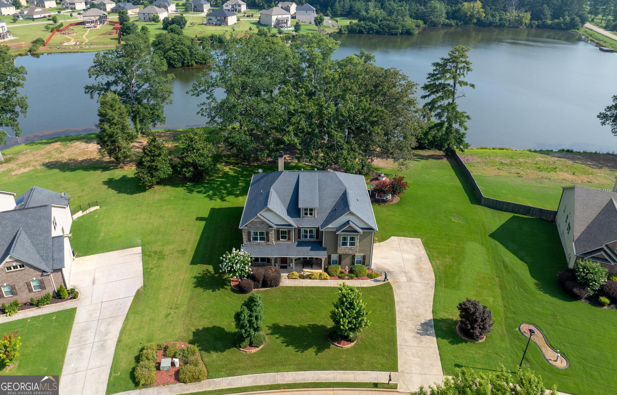 9046 Dawes Crossing Property Photo 2