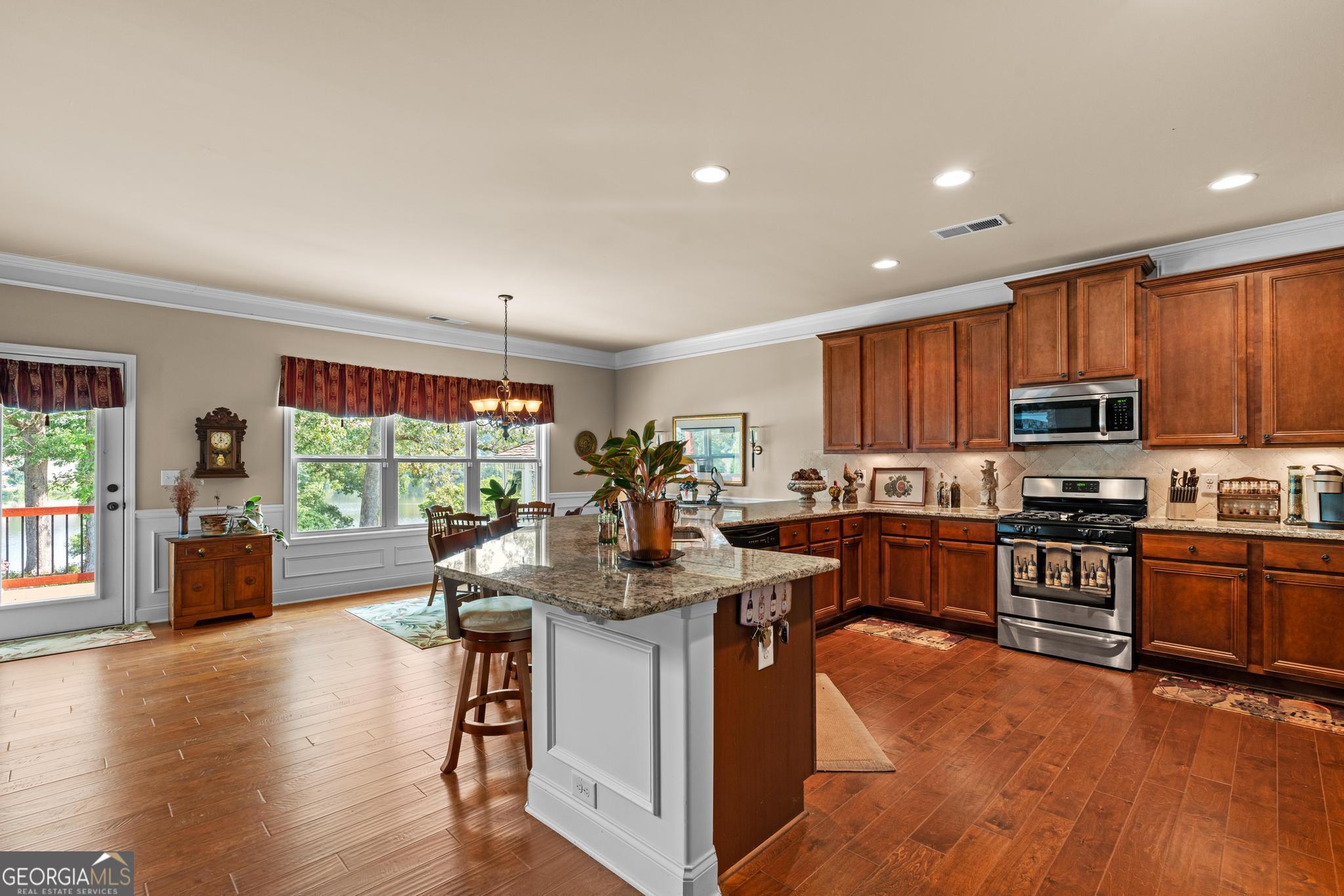 9046 Dawes Crossing Property Photo 12