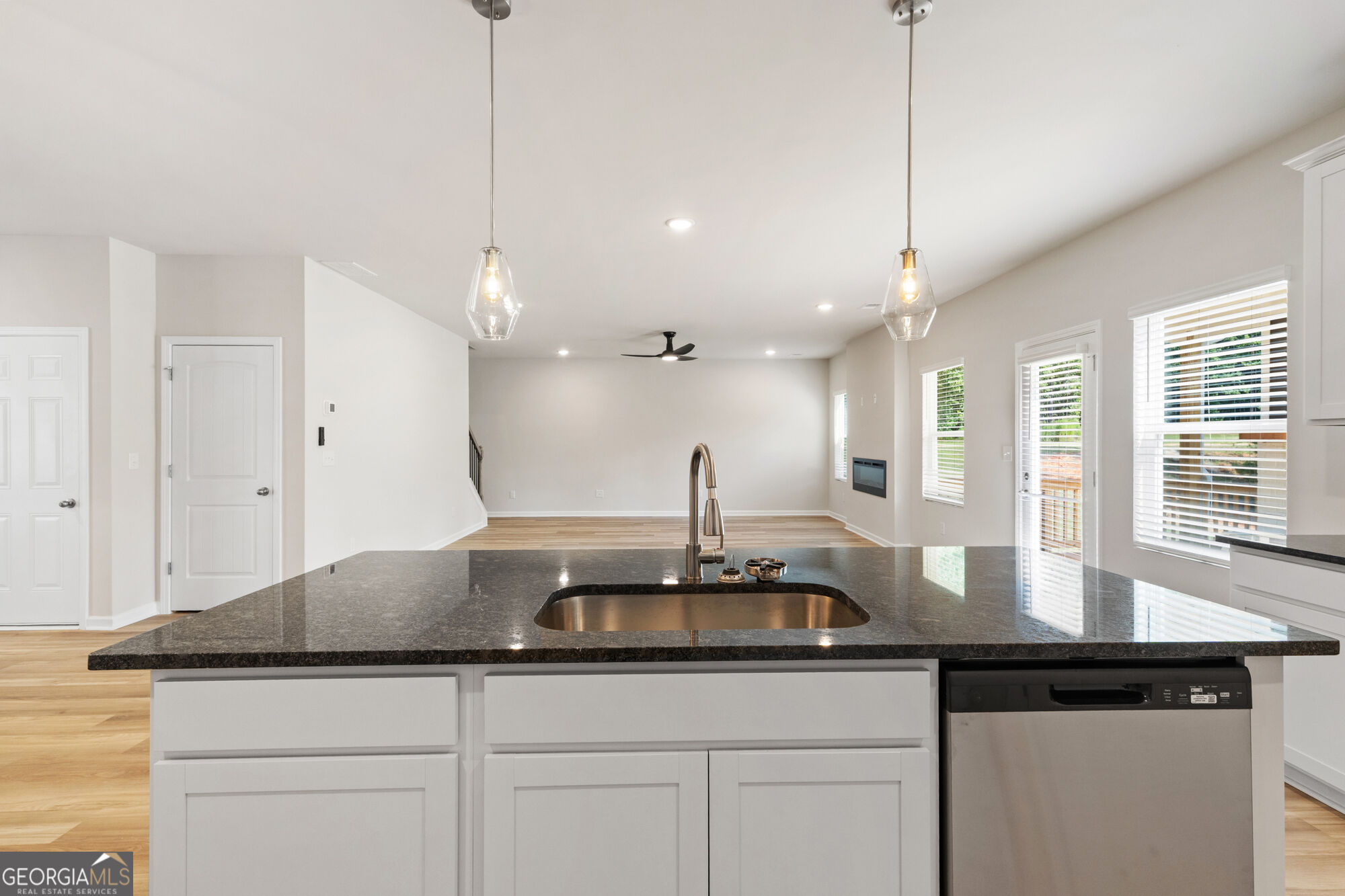 300 Hudson Court Property Photo 7