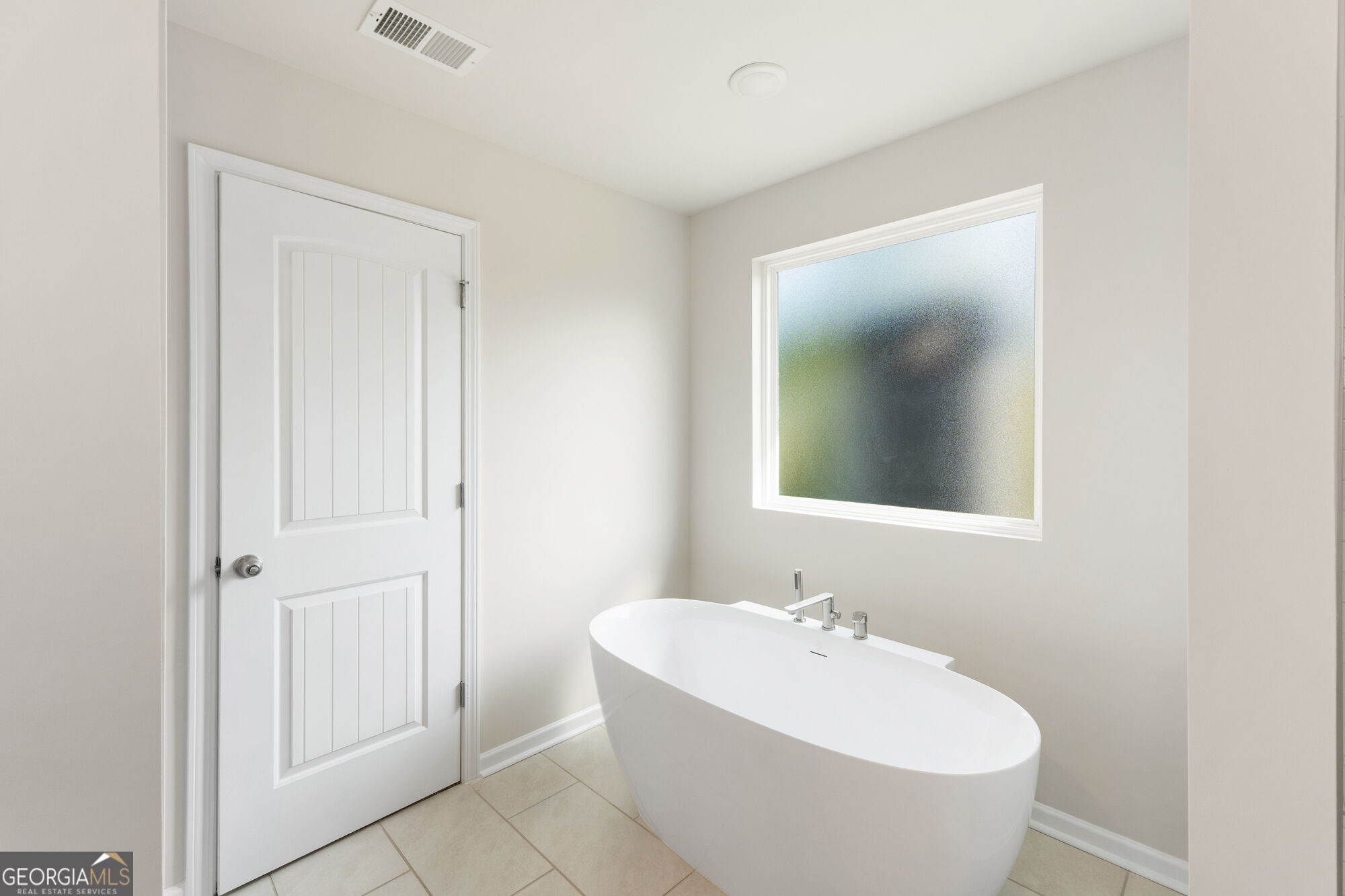300 Hudson Court Property Photo 8