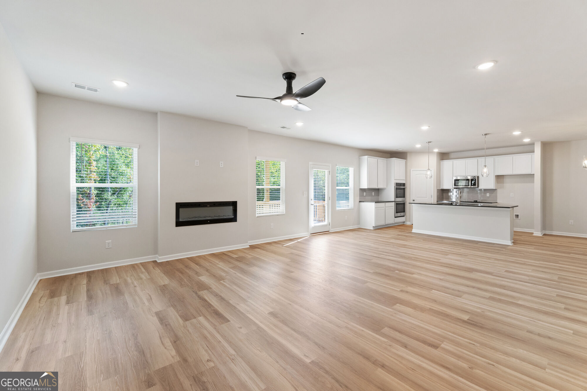 300 Hudson Court Property Photo 9