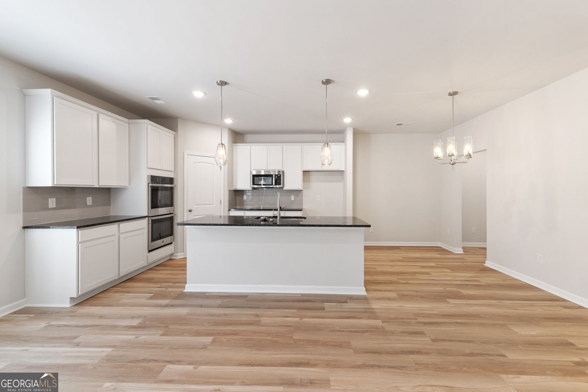 300 Hudson Court Property Photo 12