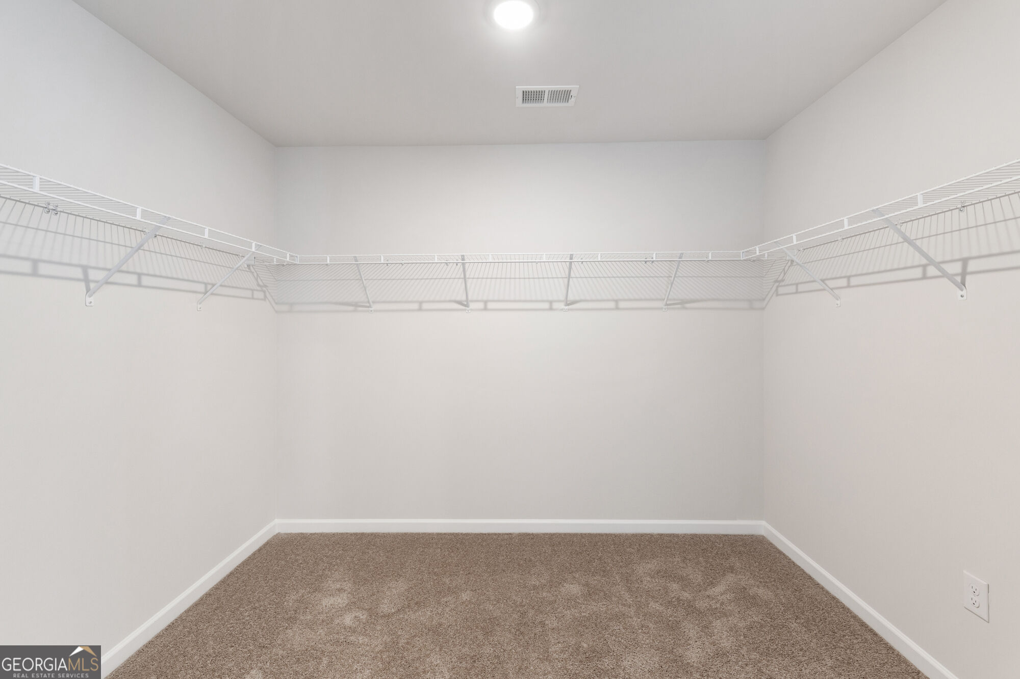 300 Hudson Court Property Photo 13