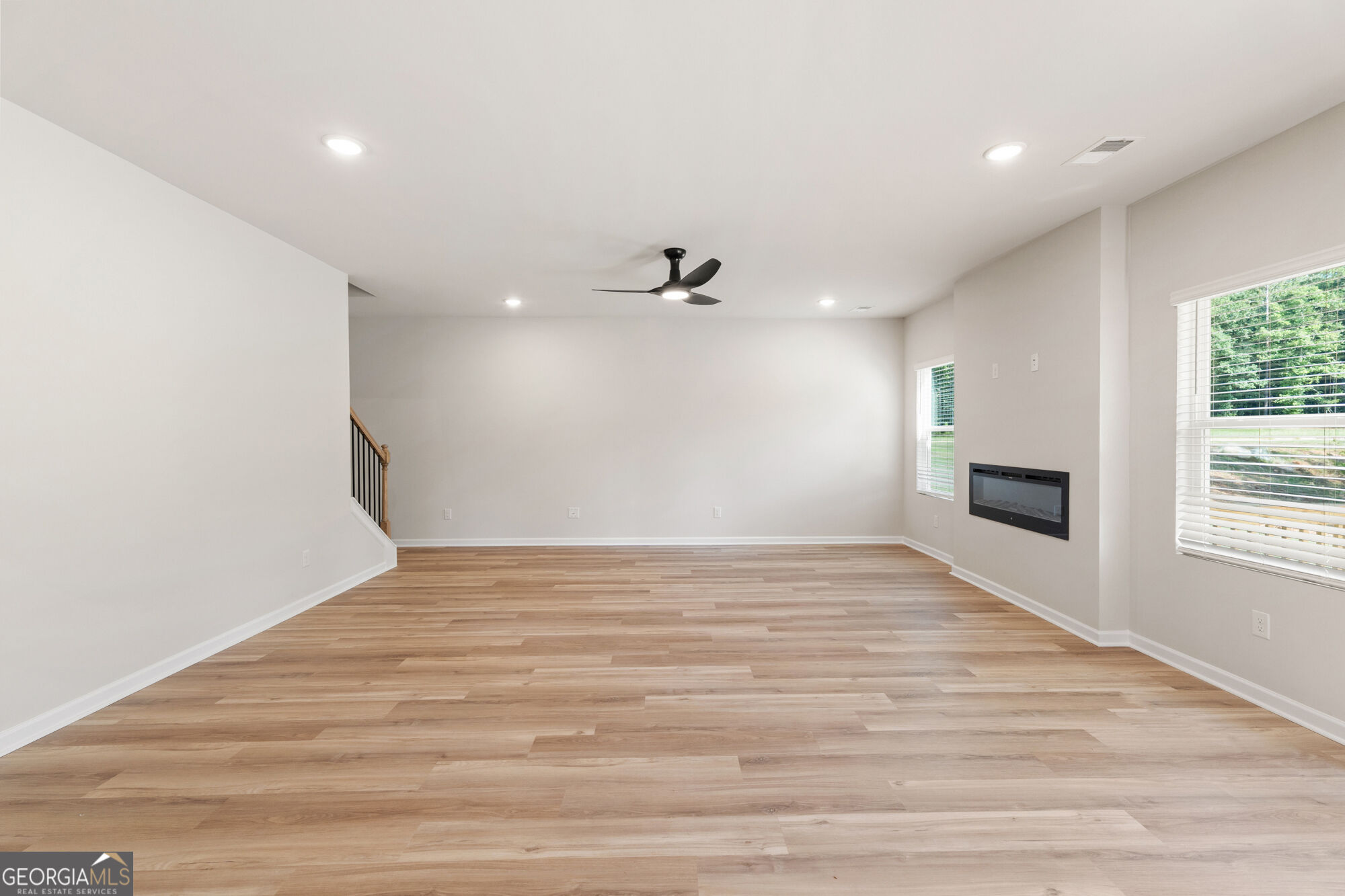 300 Hudson Court Property Photo 16