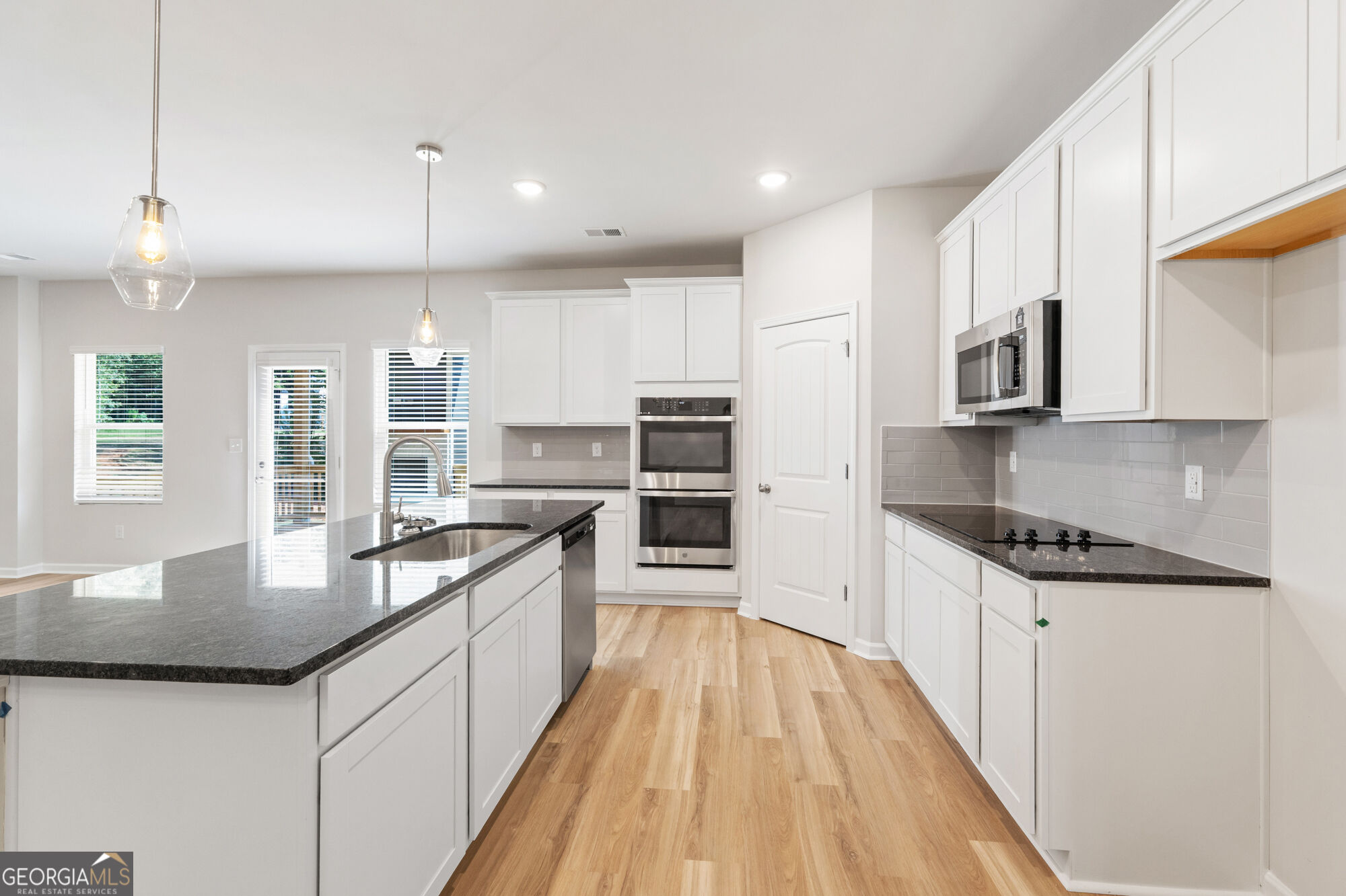 300 Hudson Court Property Photo 20