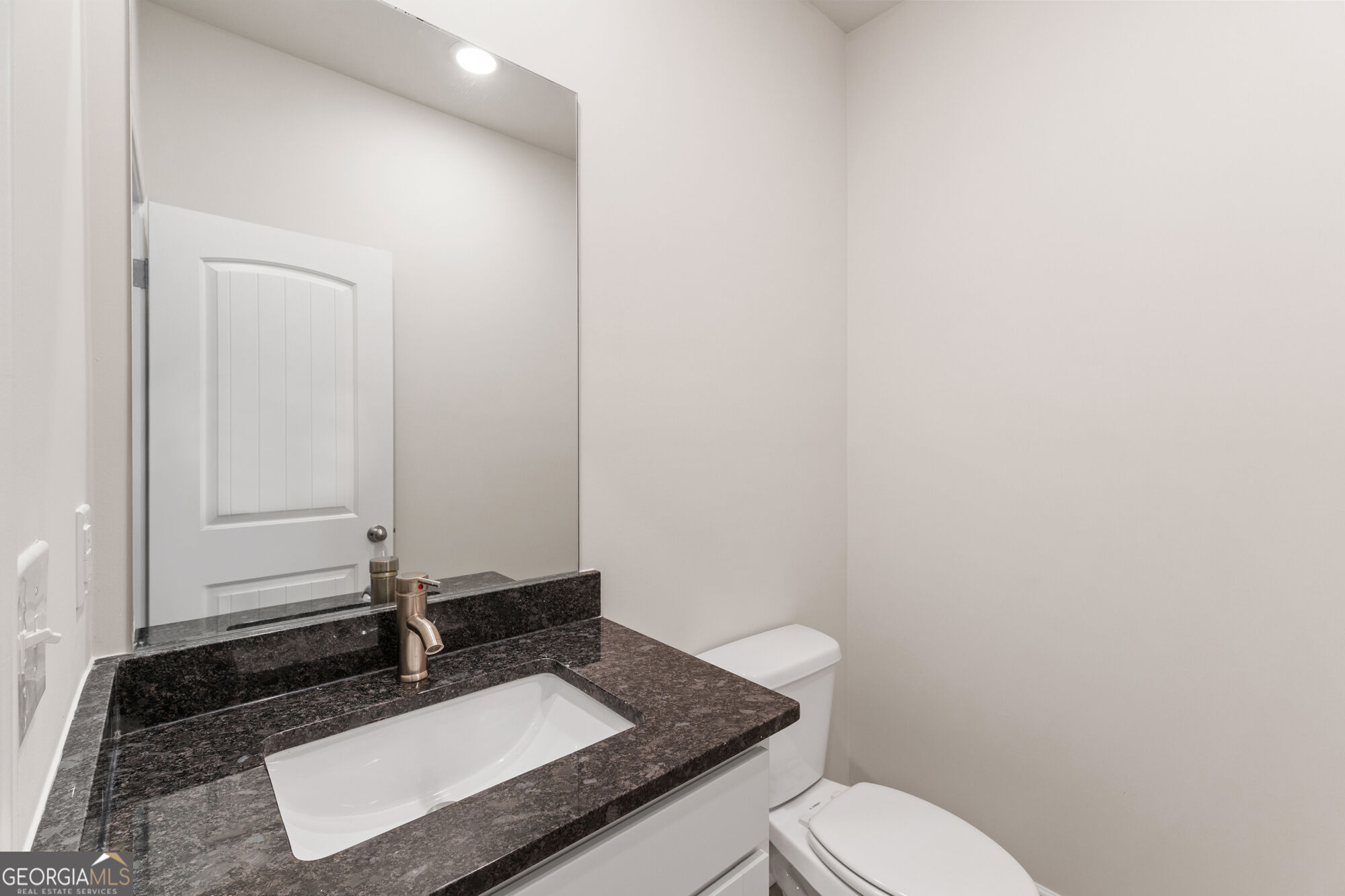 300 Hudson Court Property Photo 23