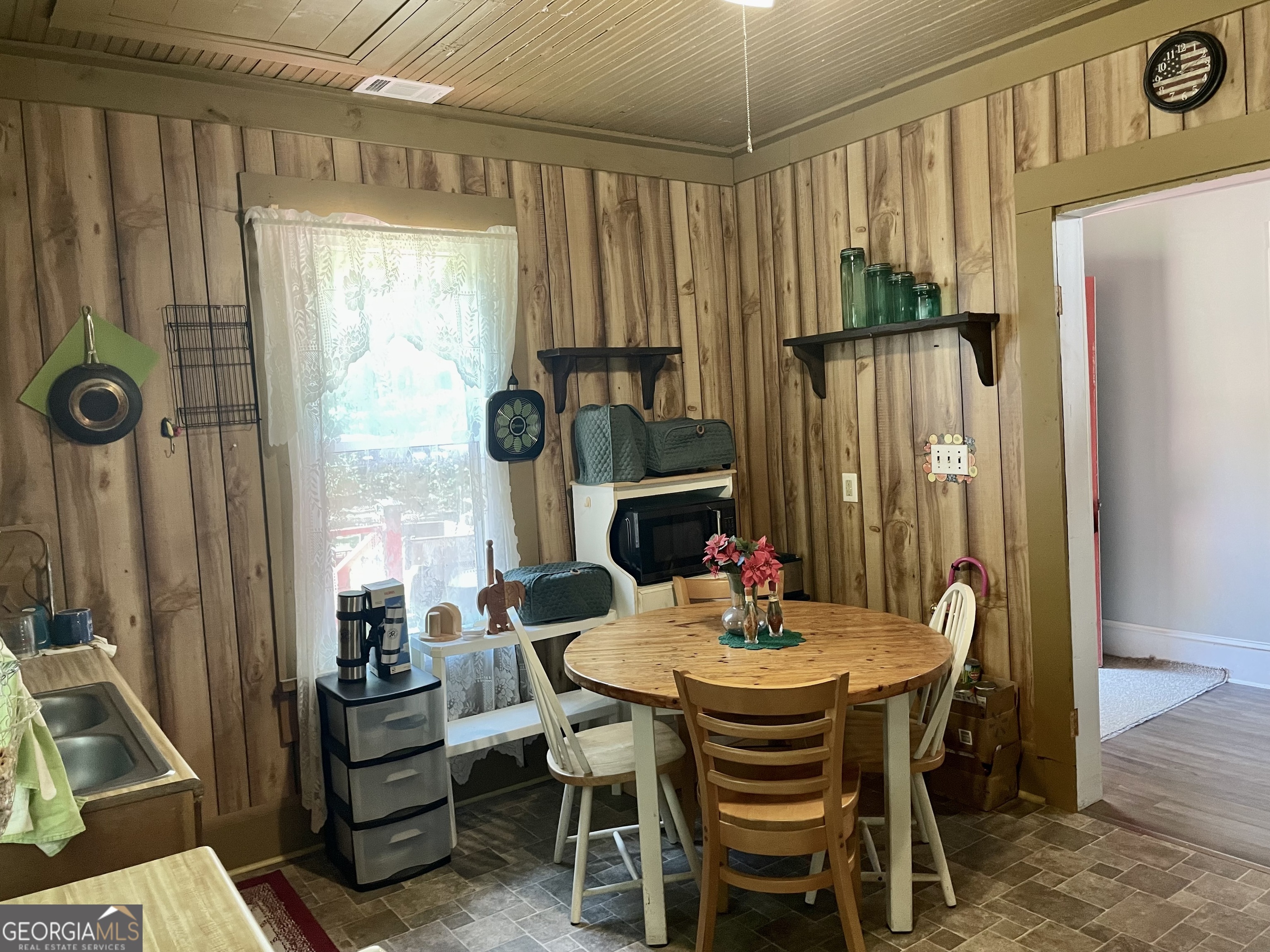1190 Shore Drive Property Photo 8