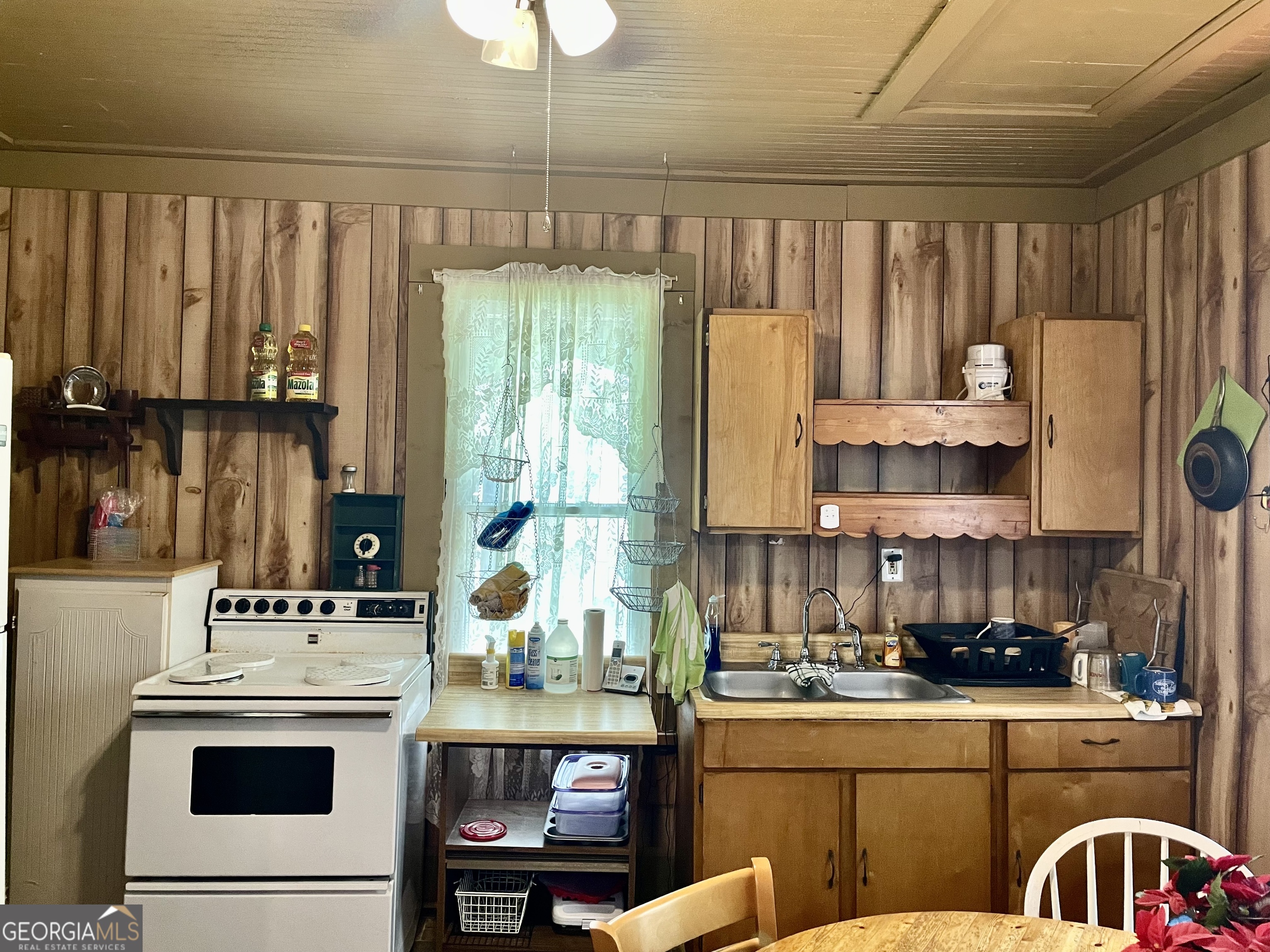 1190 Shore Drive Property Photo 10