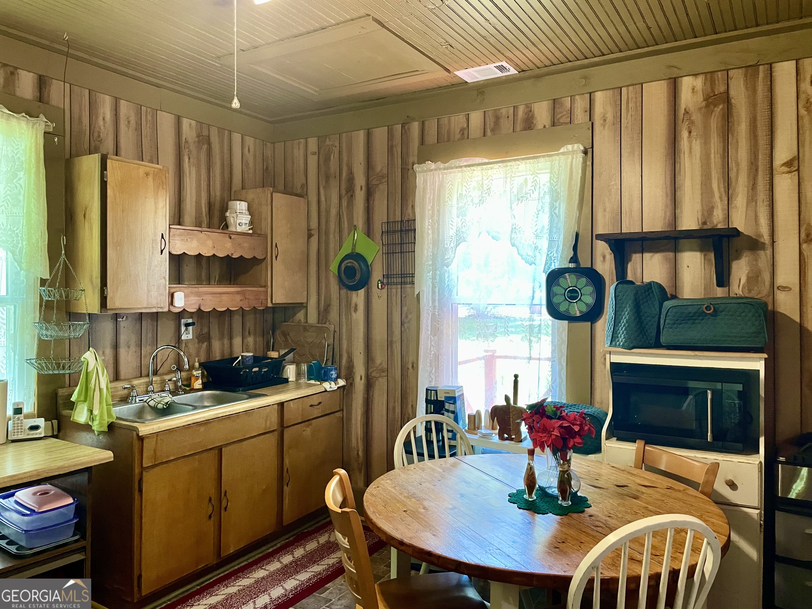 1190 Shore Drive Property Photo 11