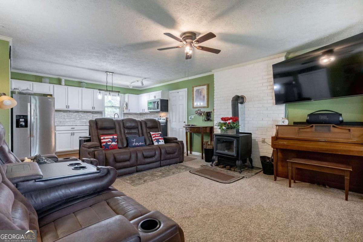 361 Meyer Farm Road Property Photo 3