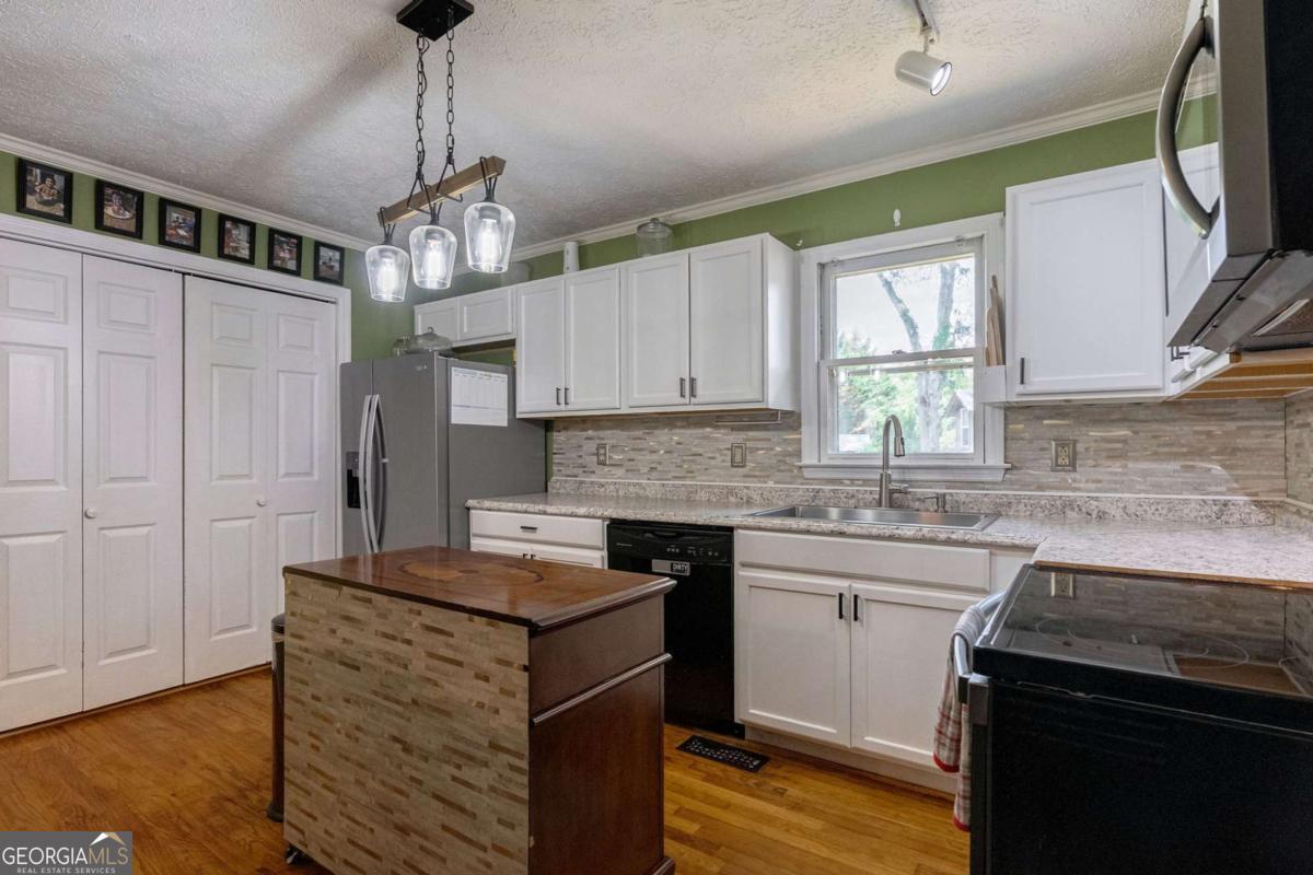361 Meyer Farm Road Property Photo 6