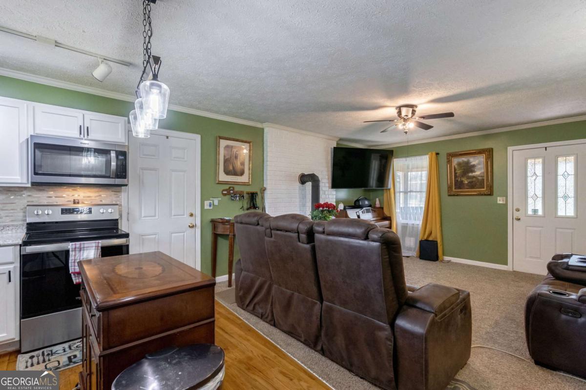 361 Meyer Farm Road Property Photo 7