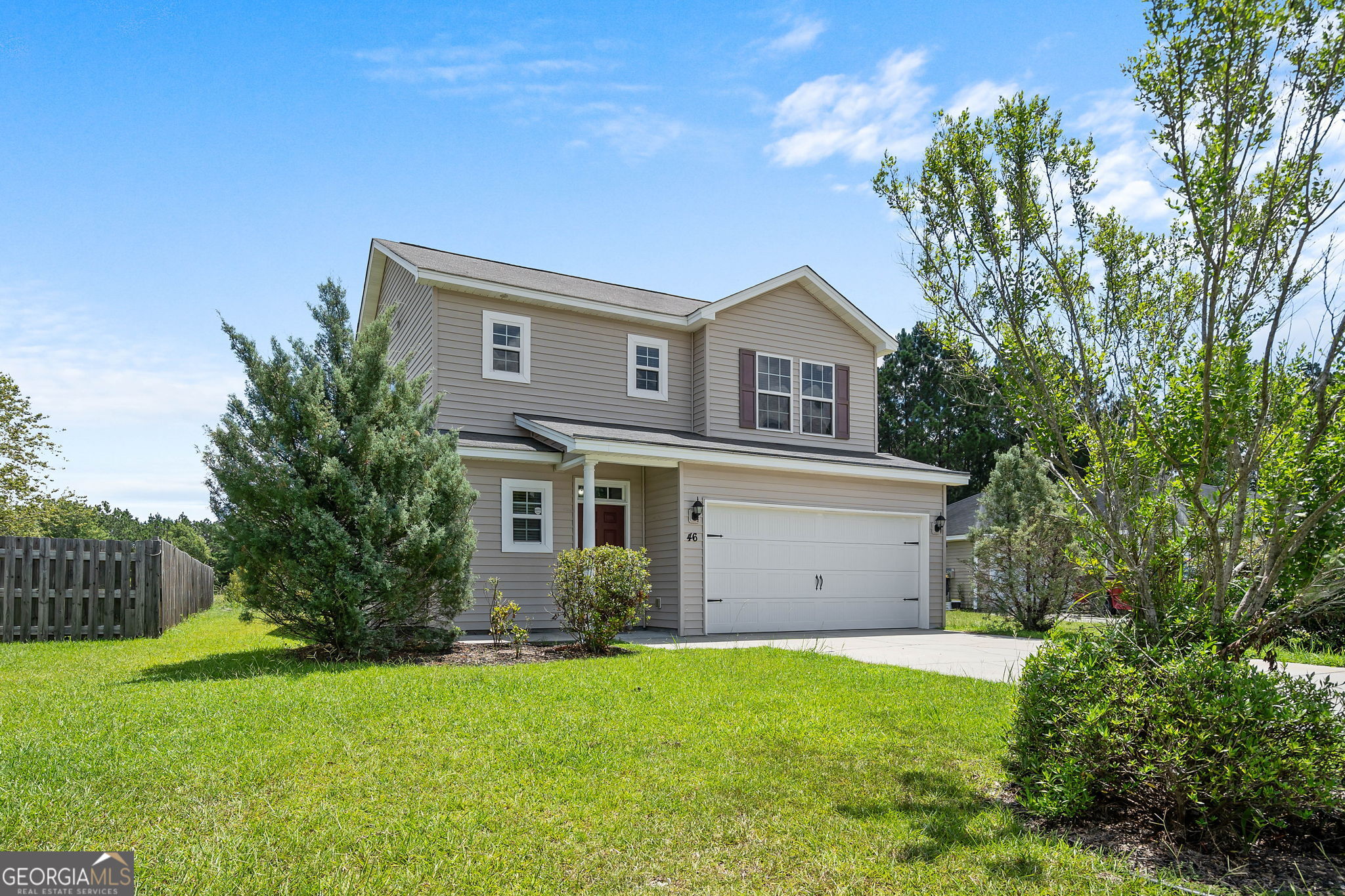 46 Twin Oaks Place Property Photo 3