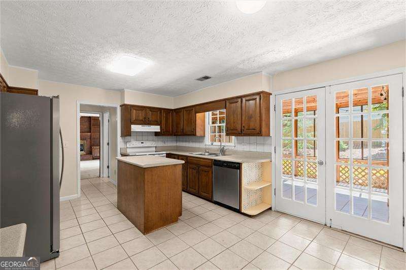 3650 Stonehenge Way Ne Property Photo 16