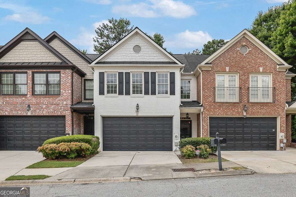 1730 Oakbrook Lake Drive Property Photo 1