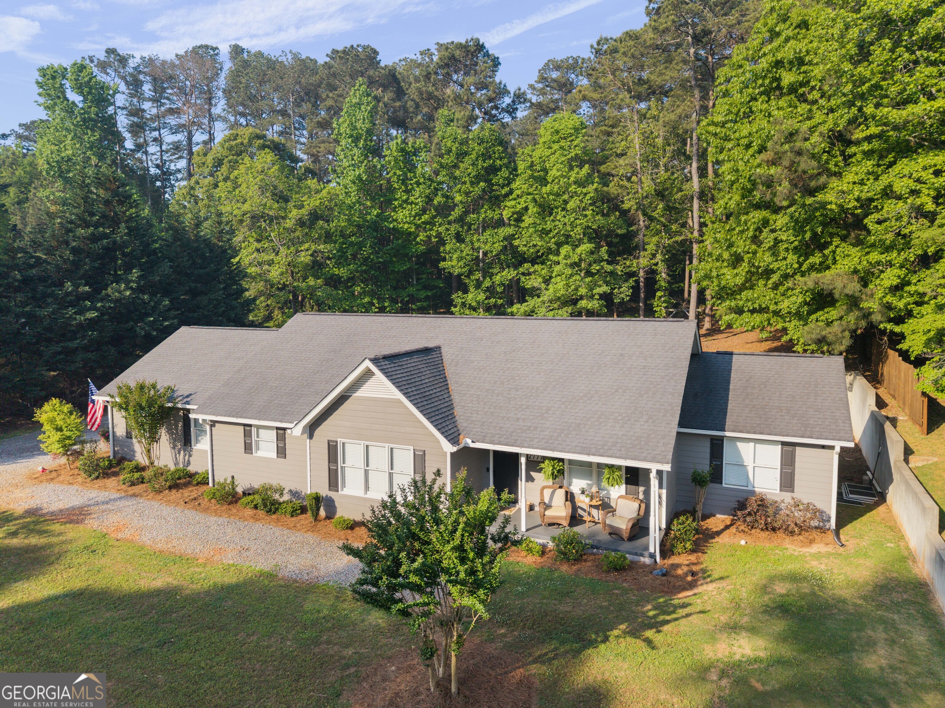 2777 Chickadee Drive Property Photo 3