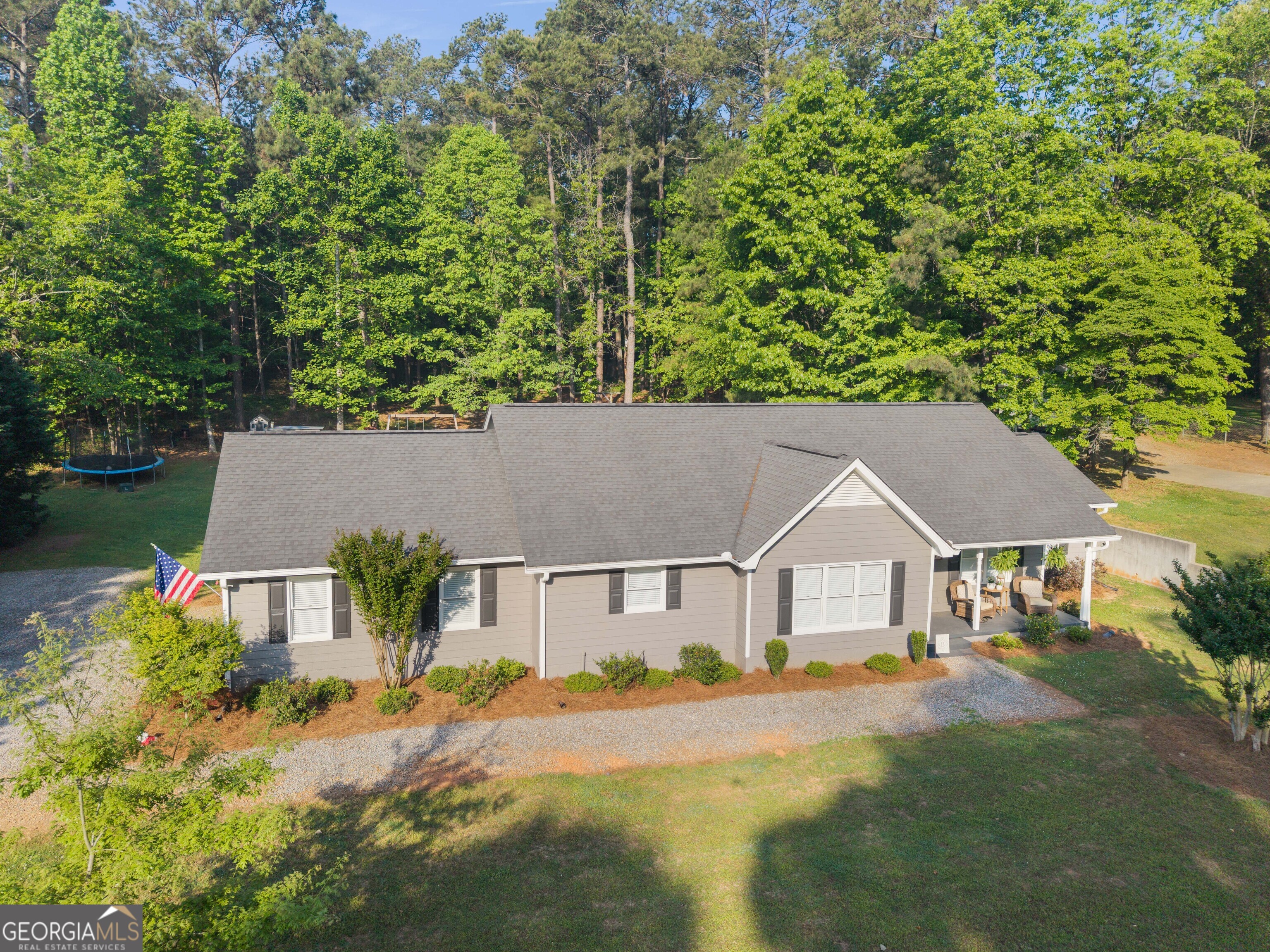 2777 Chickadee Drive Property Photo 4