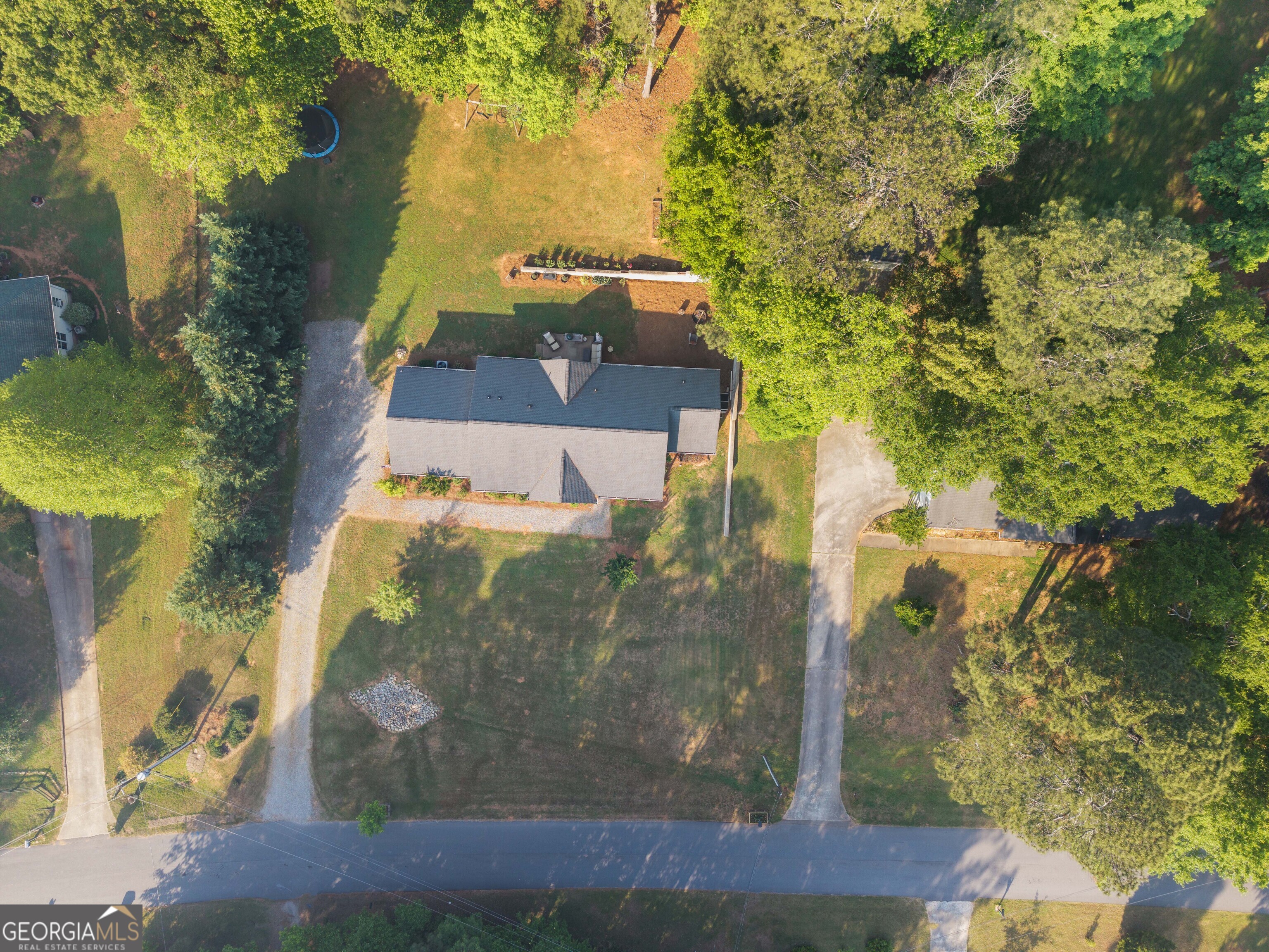 2777 Chickadee Drive Property Photo 5