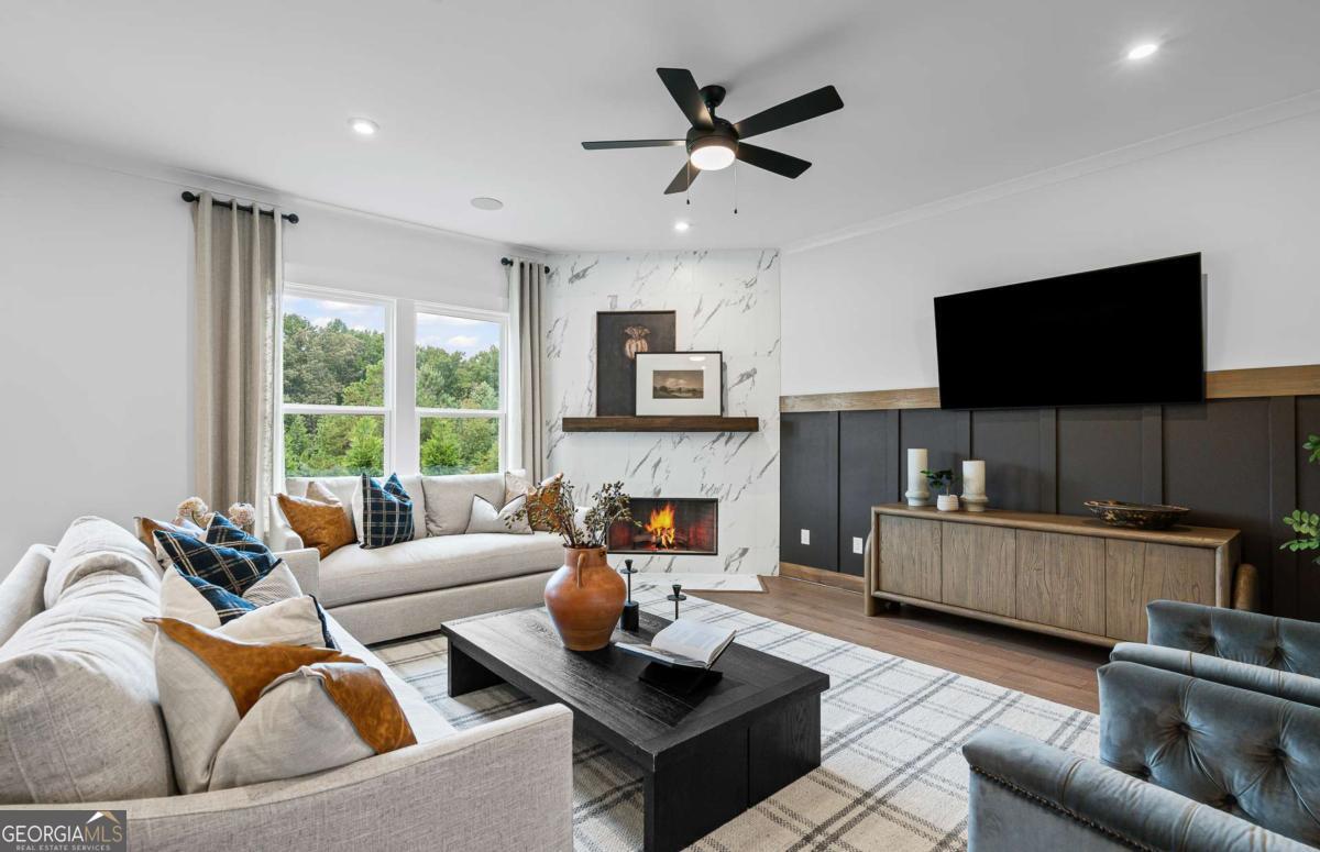 1073 Pine Valley Trail Property Photo 4