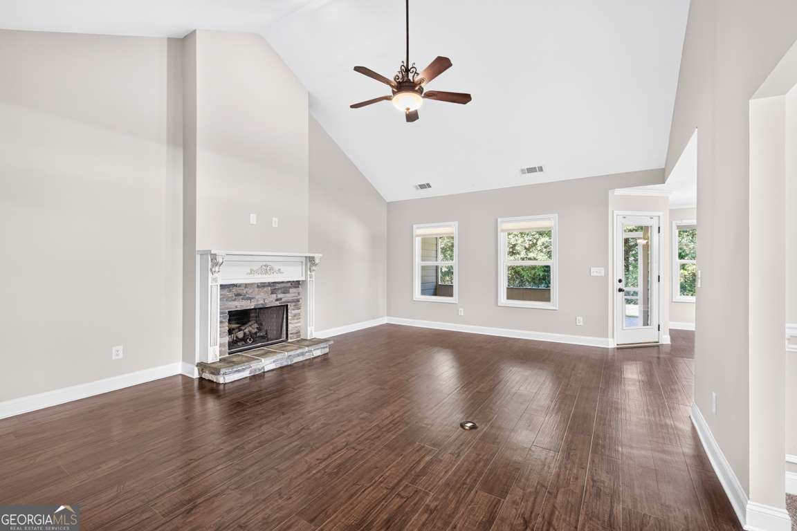 1239 Oak Springs Way Property Photo 8