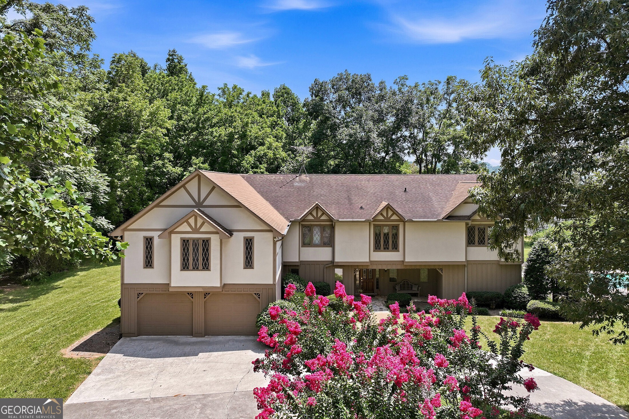 3421 Chestatee Road Property Photo 4