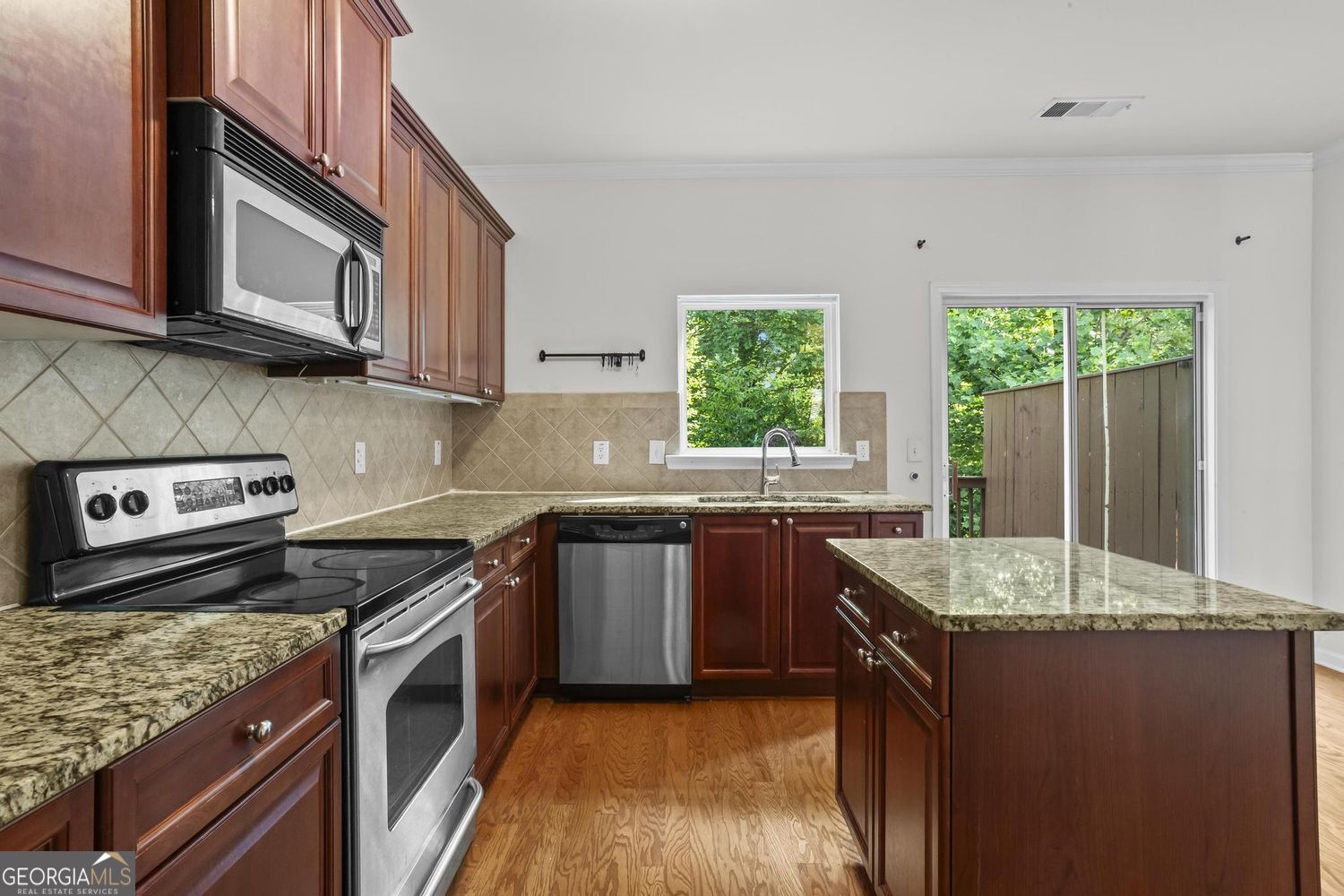 1425 Liberty Parkway Nw Property Photo 13