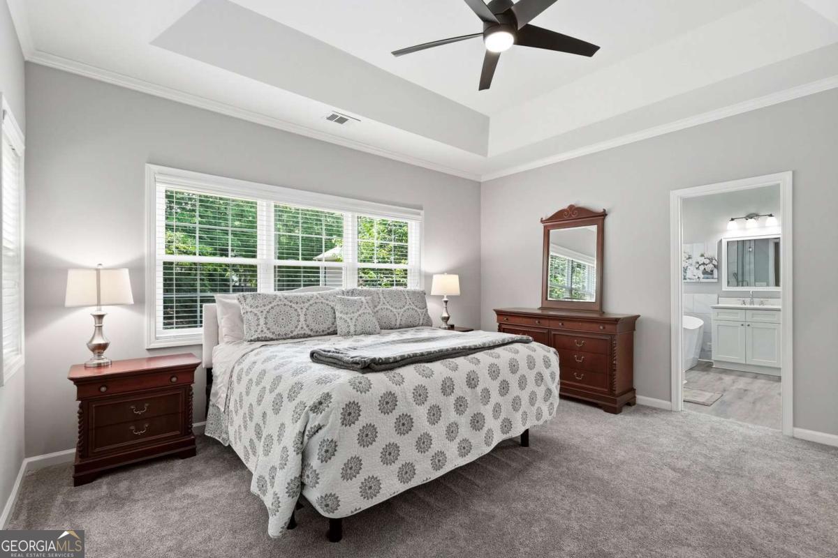 43 Hall Manor Property Photo 11