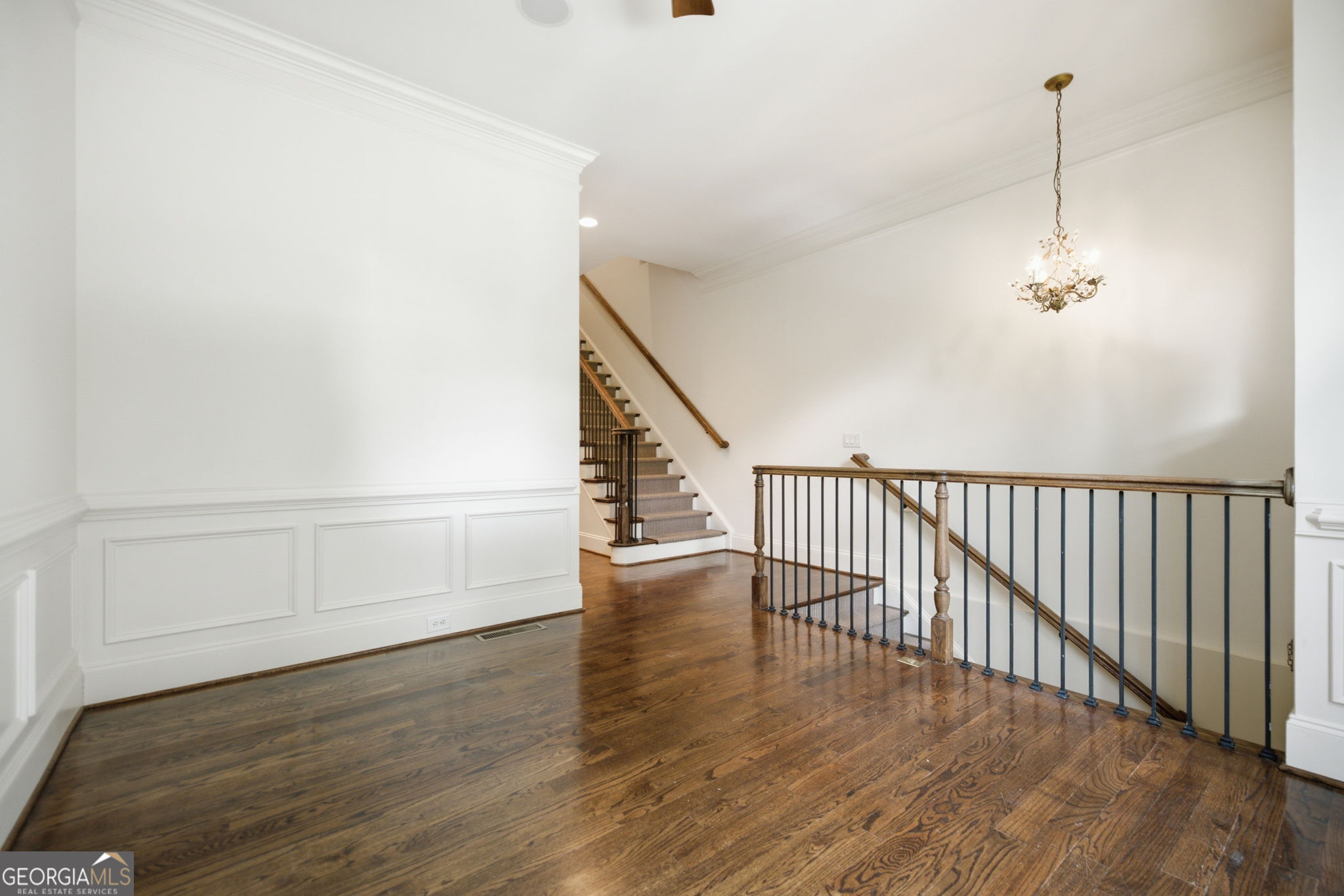 69 Honour Avenue Nw Property Photo 4