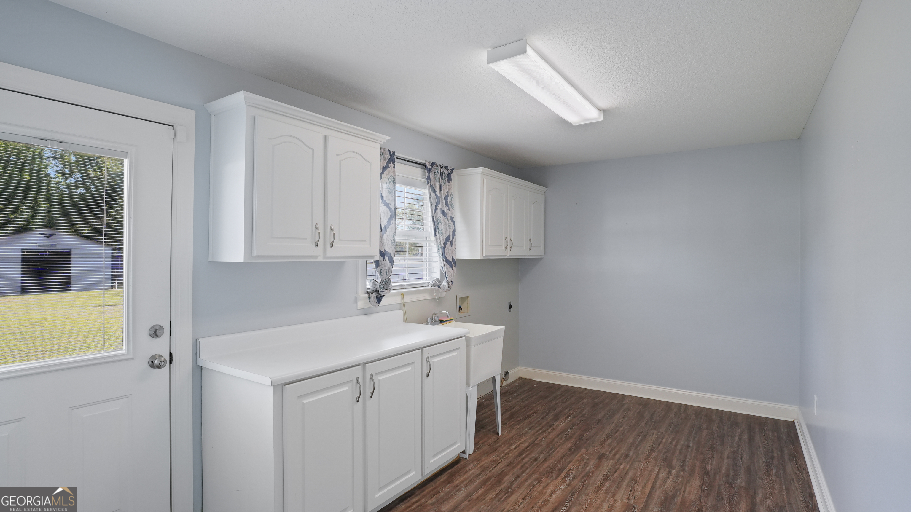415 Walter Street Property Photo 16