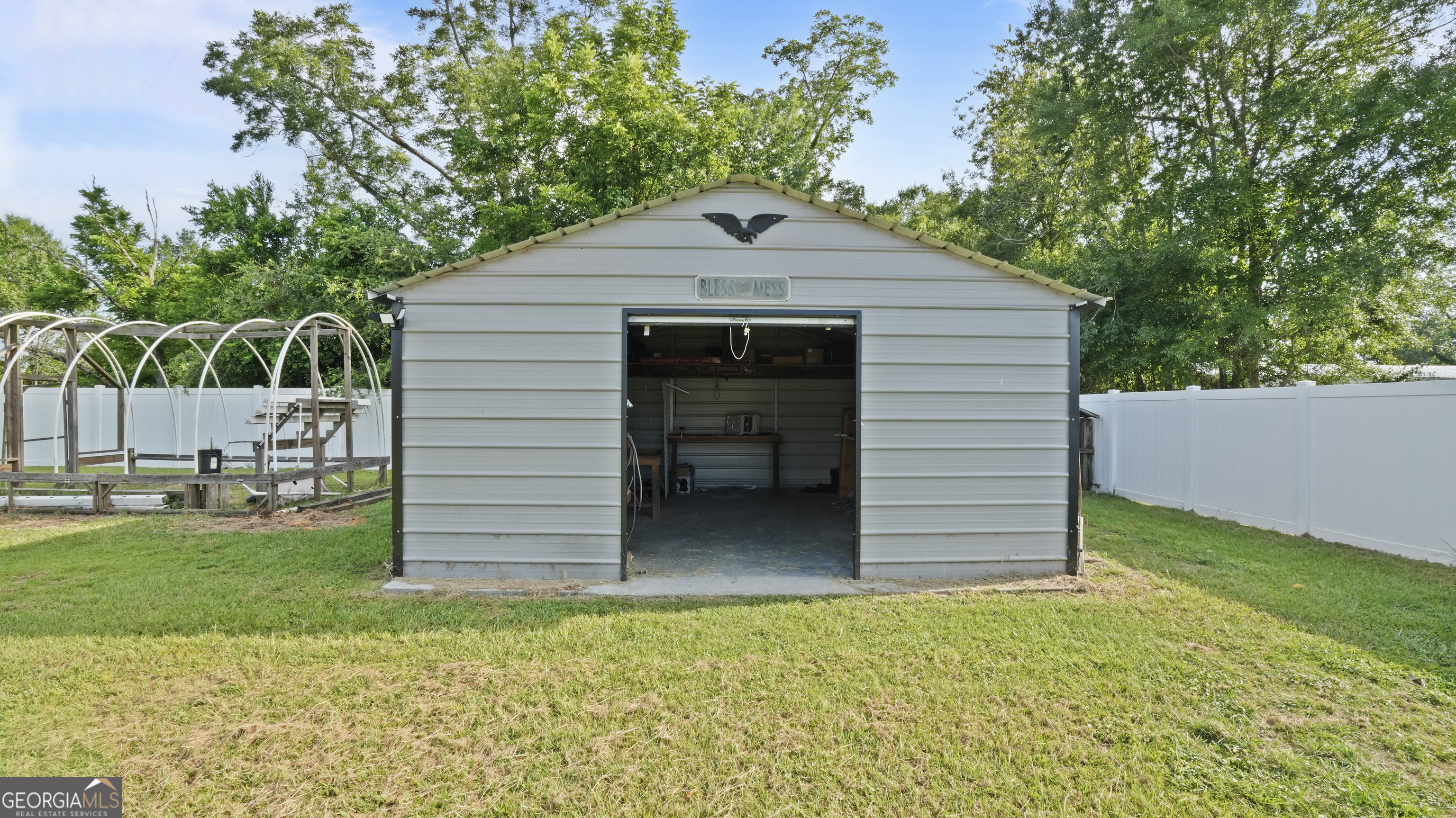 415 Walter Street Property Photo 40
