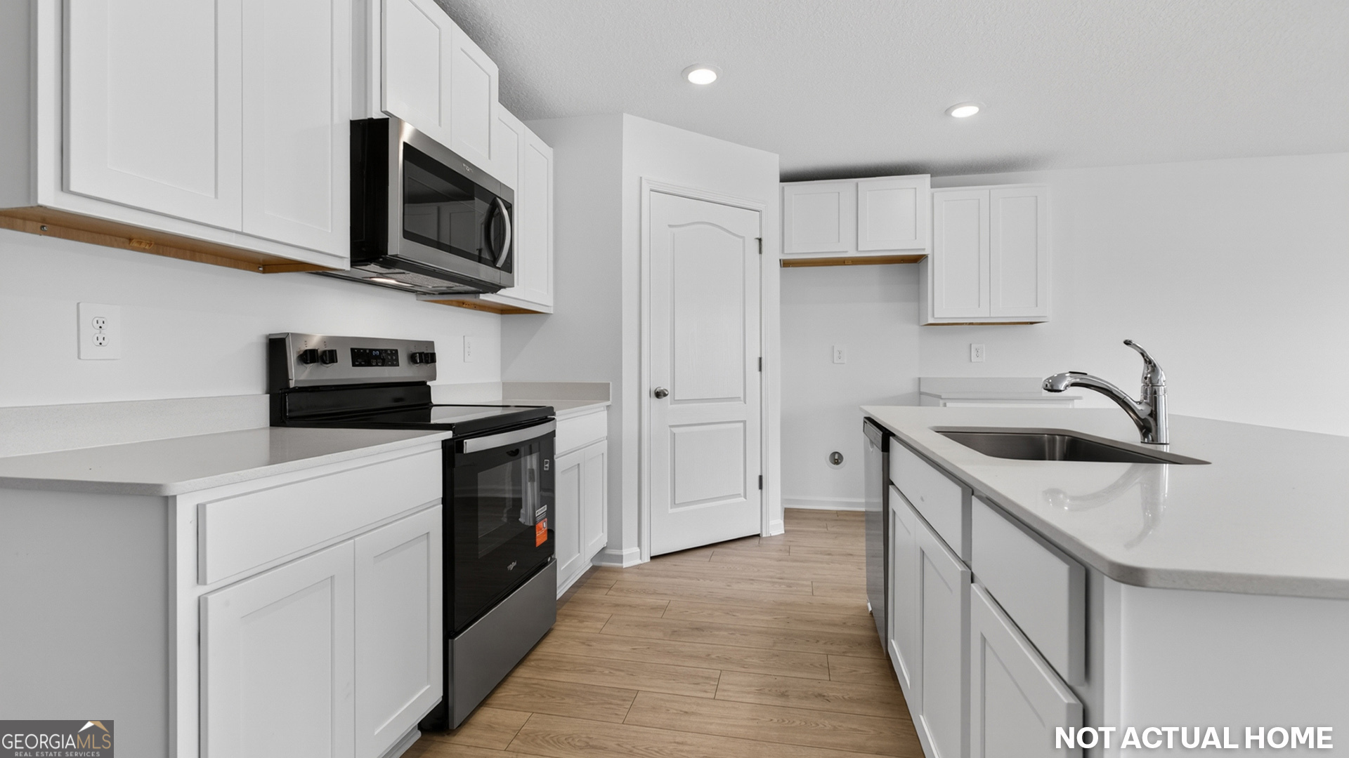 100 Red Oak Court Property Photo 11